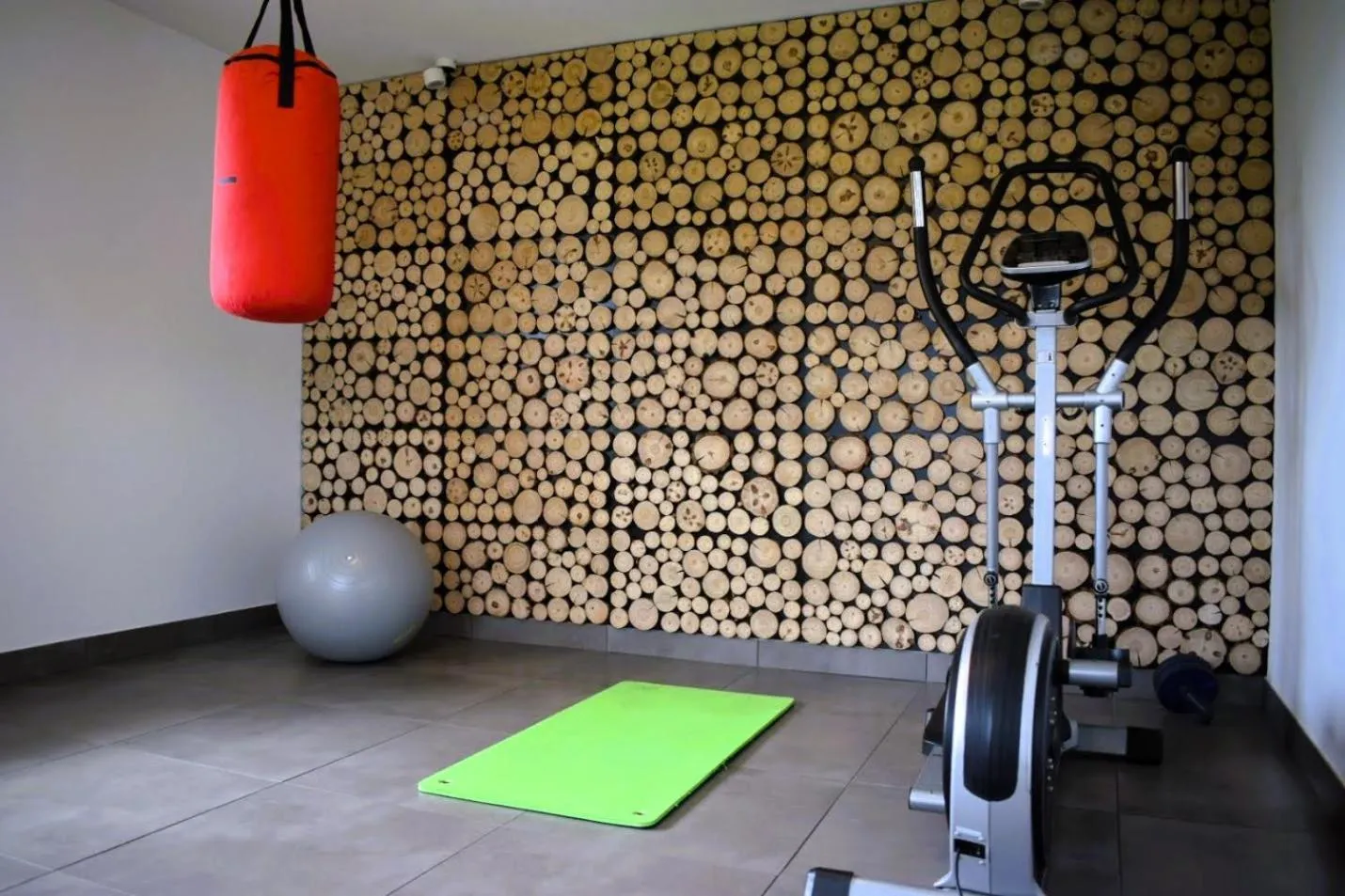 Fitness centre/facilities in Panorama Premium