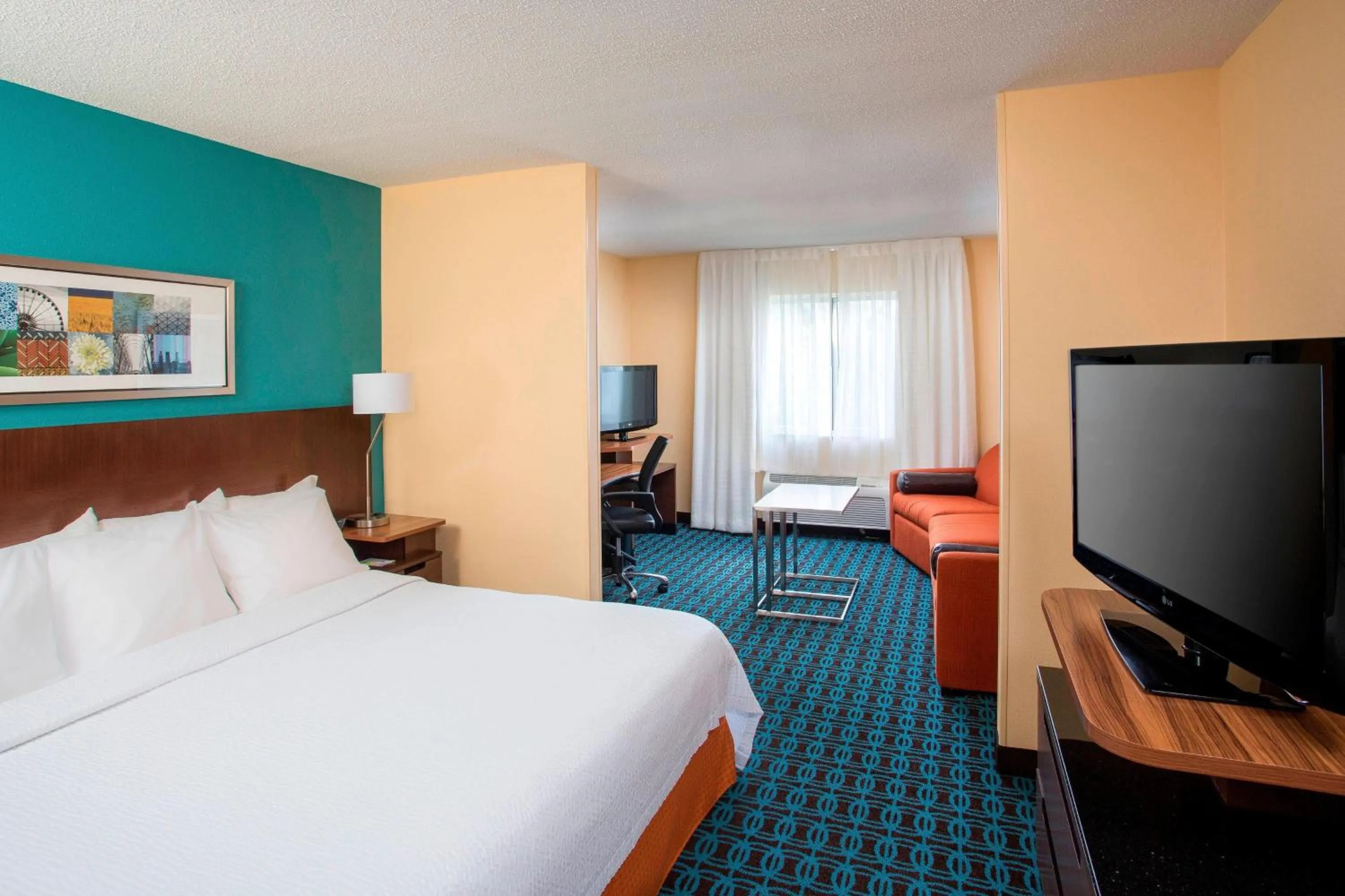 Photo of the whole room, Bed in Fairfield Inn & Suites South Bend Mishawaka
