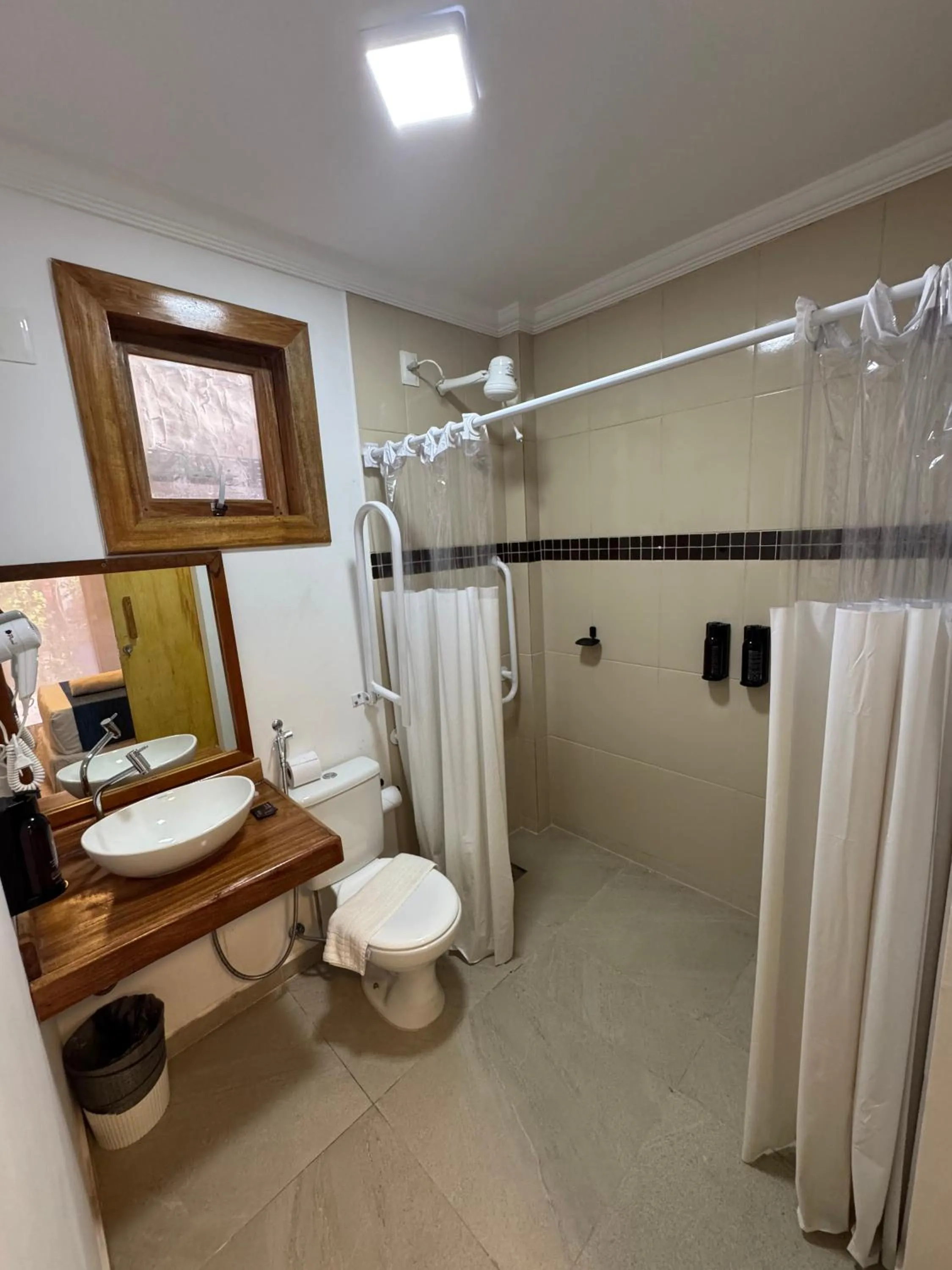 Shower in Pousada Capitão Thomaz