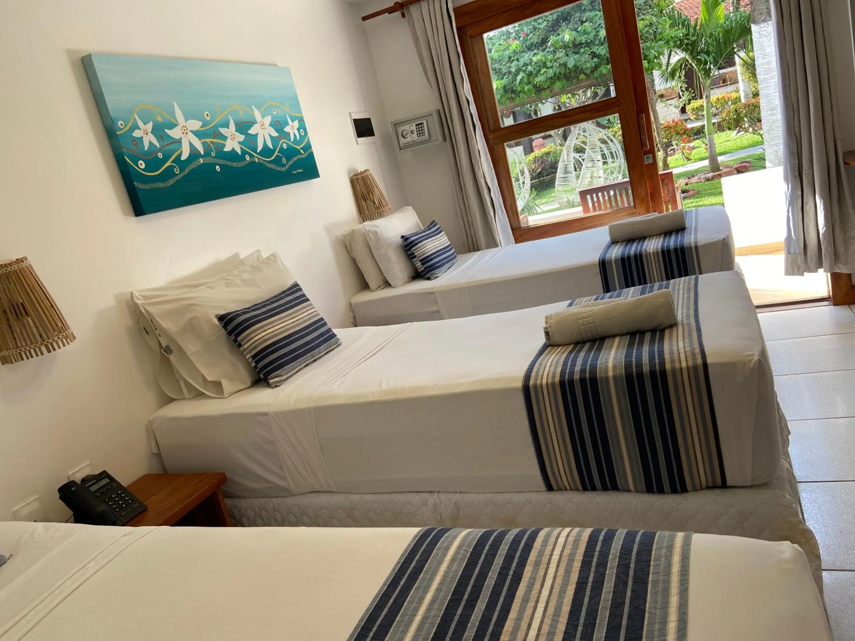 Photo of the whole room, Bed in Pousada Capitão Thomaz