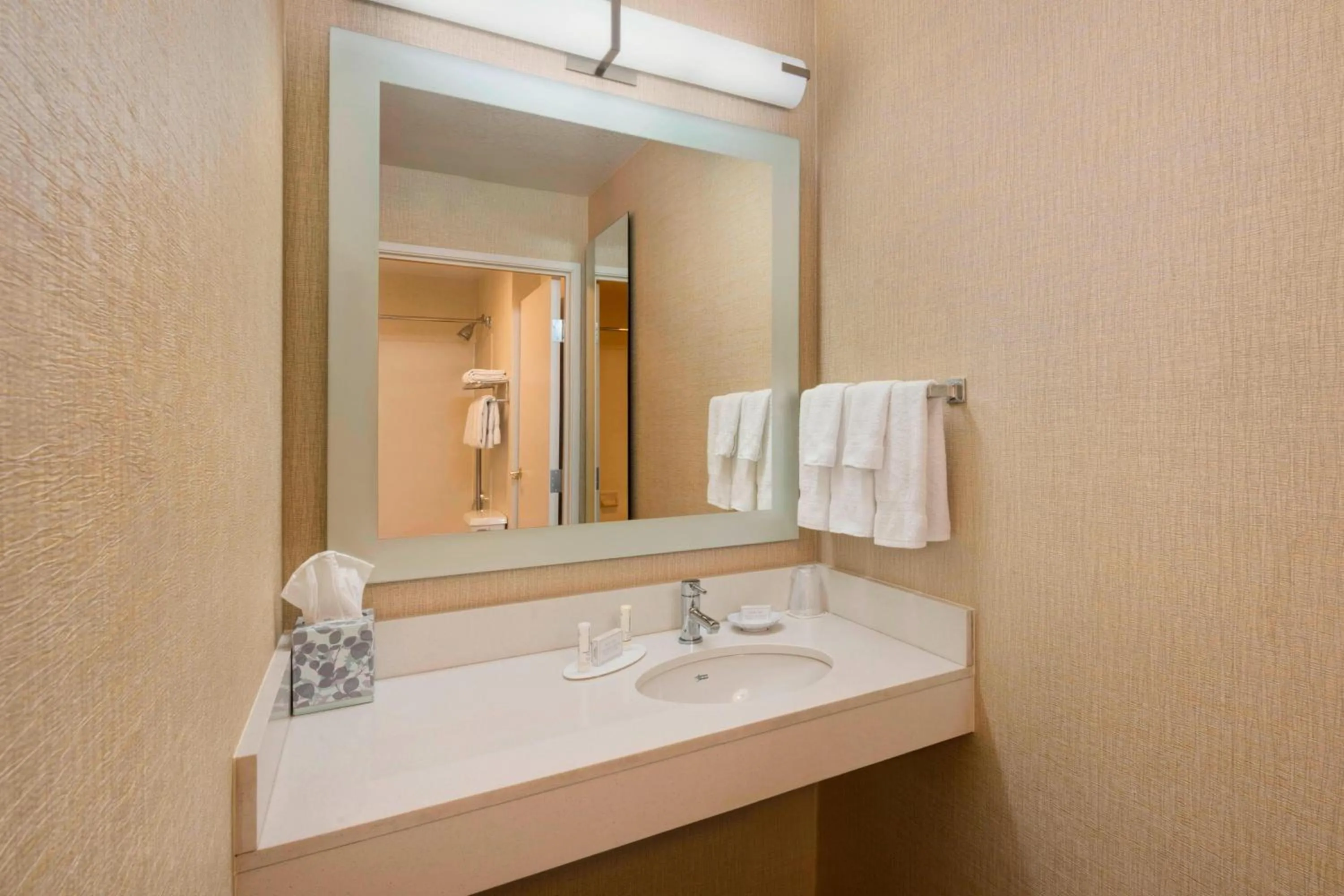 Bathroom in SpringHill Suites Mishawaka-University Area