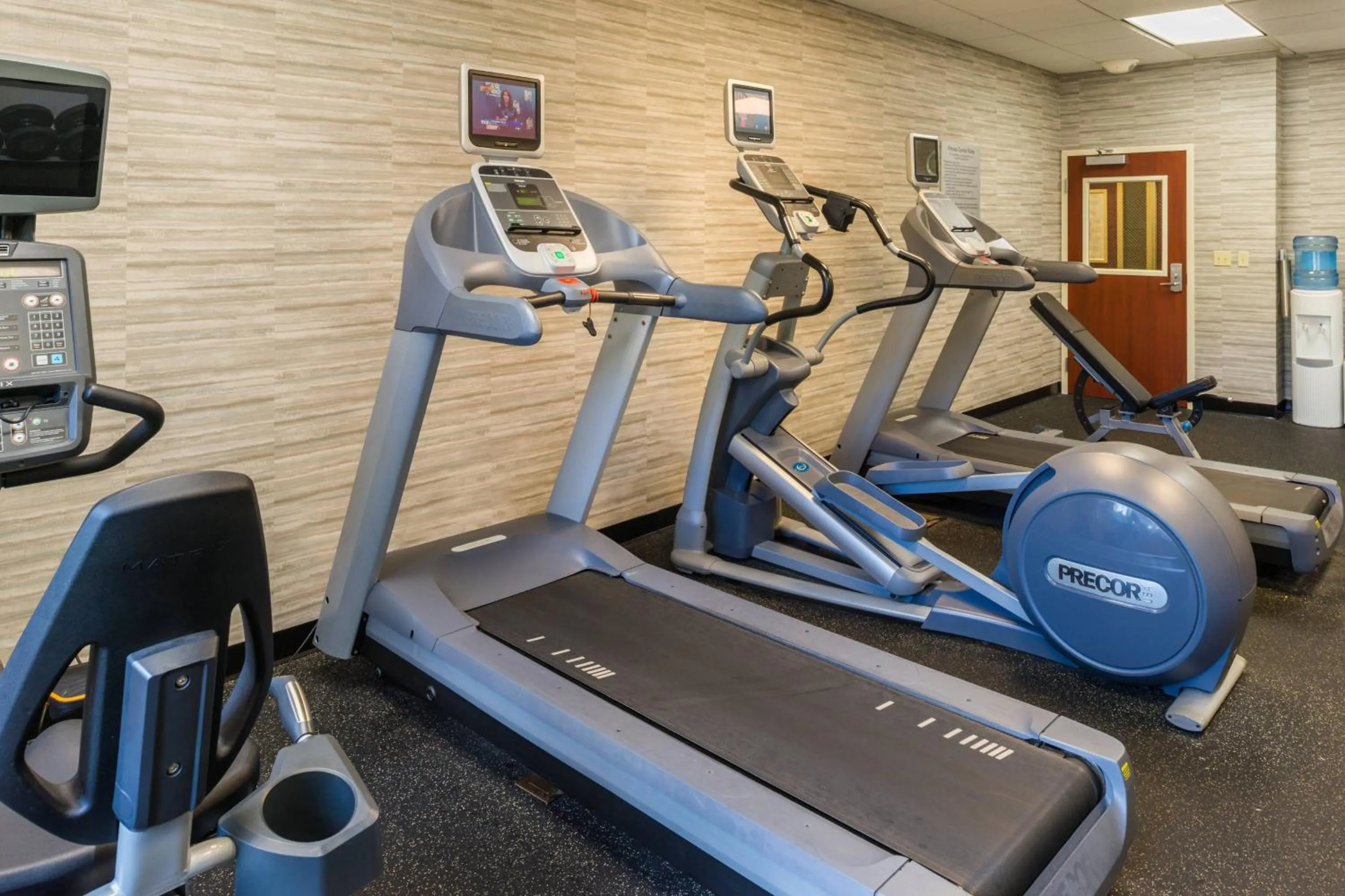 Fitness centre/facilities in Courtyard by Marriott San Luis Obispo