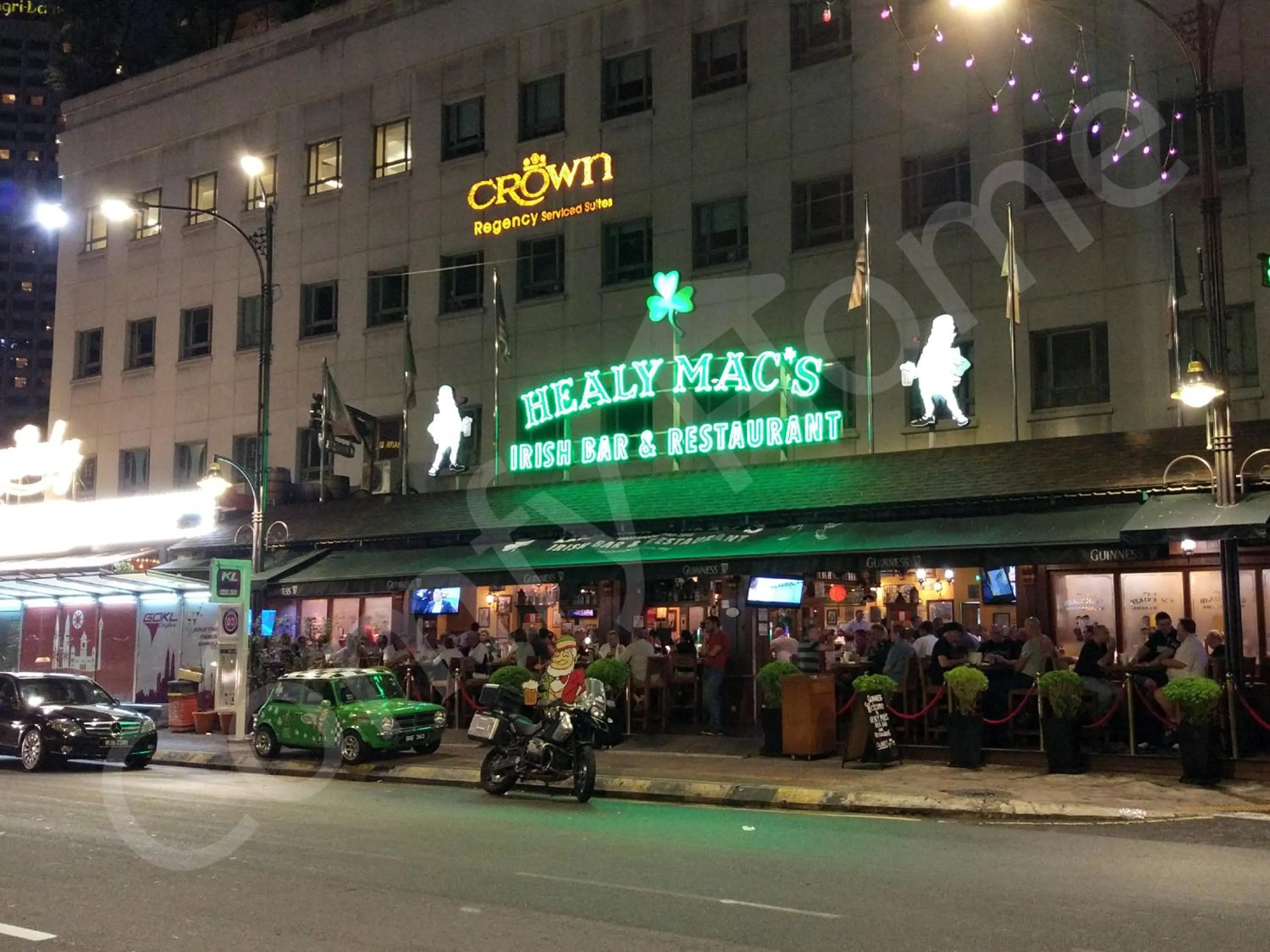 Restaurant/places to eat in 5 STAR & LUXURY Apartment near KLCC/ KL City Centre