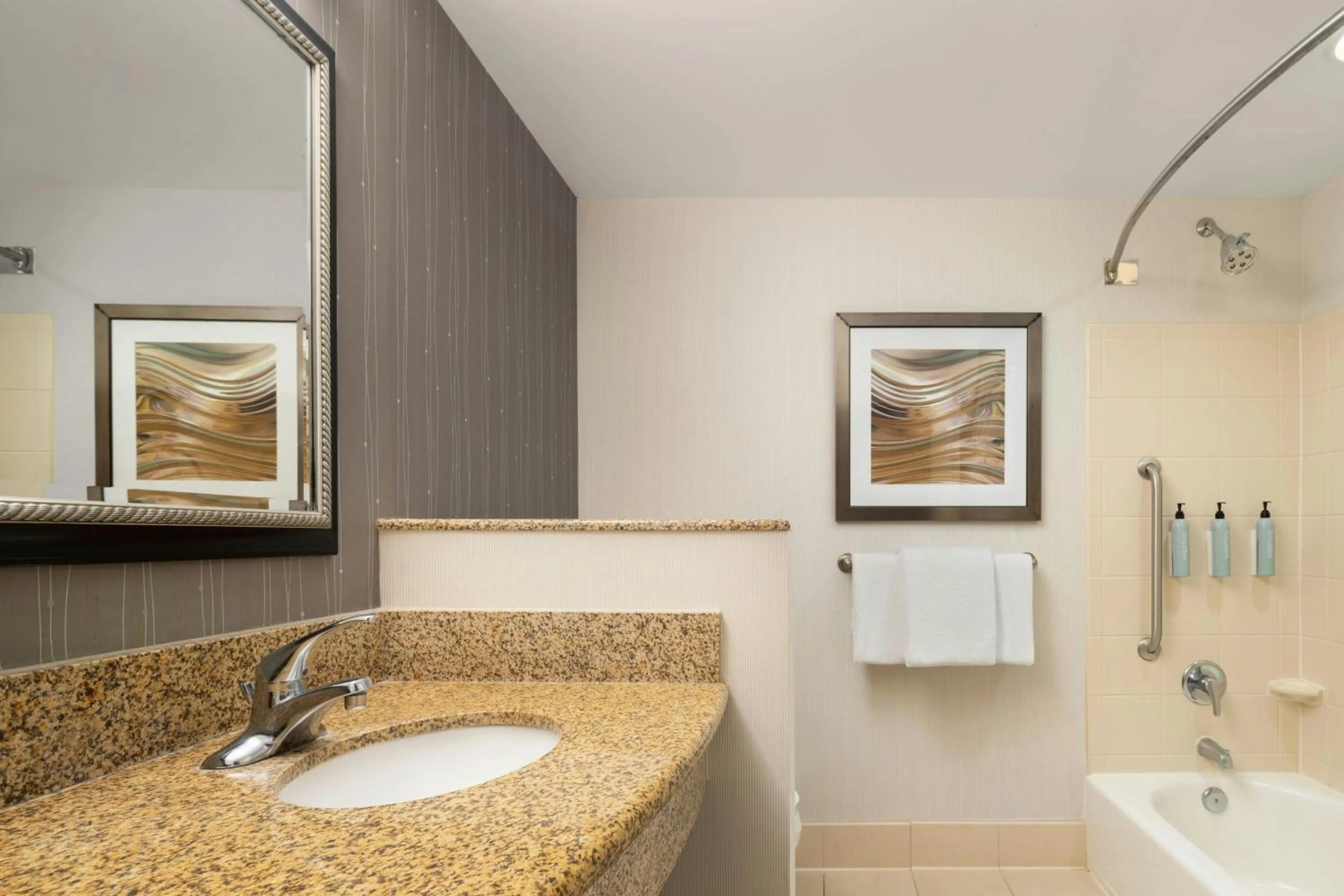 Bathroom in Courtyard by Marriott Salisbury