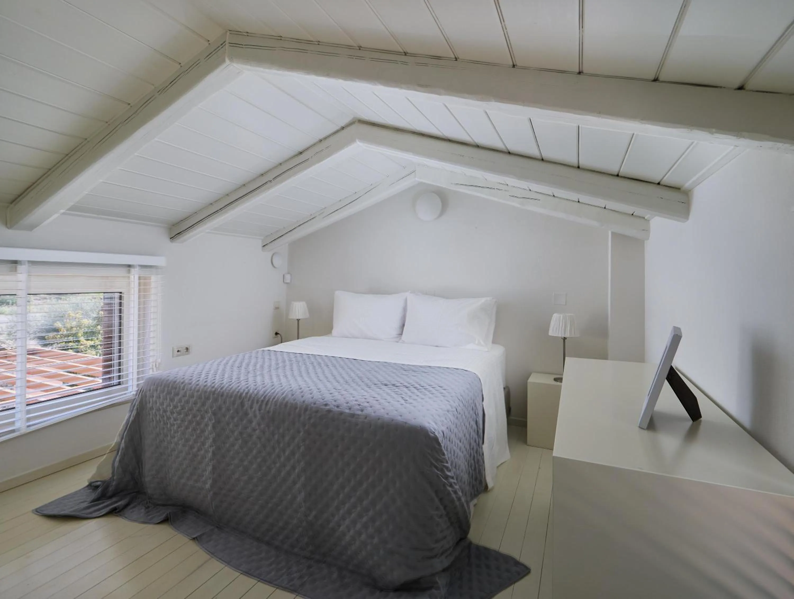 Photo of the whole room, Bed in Eliathos Hillside Retreat