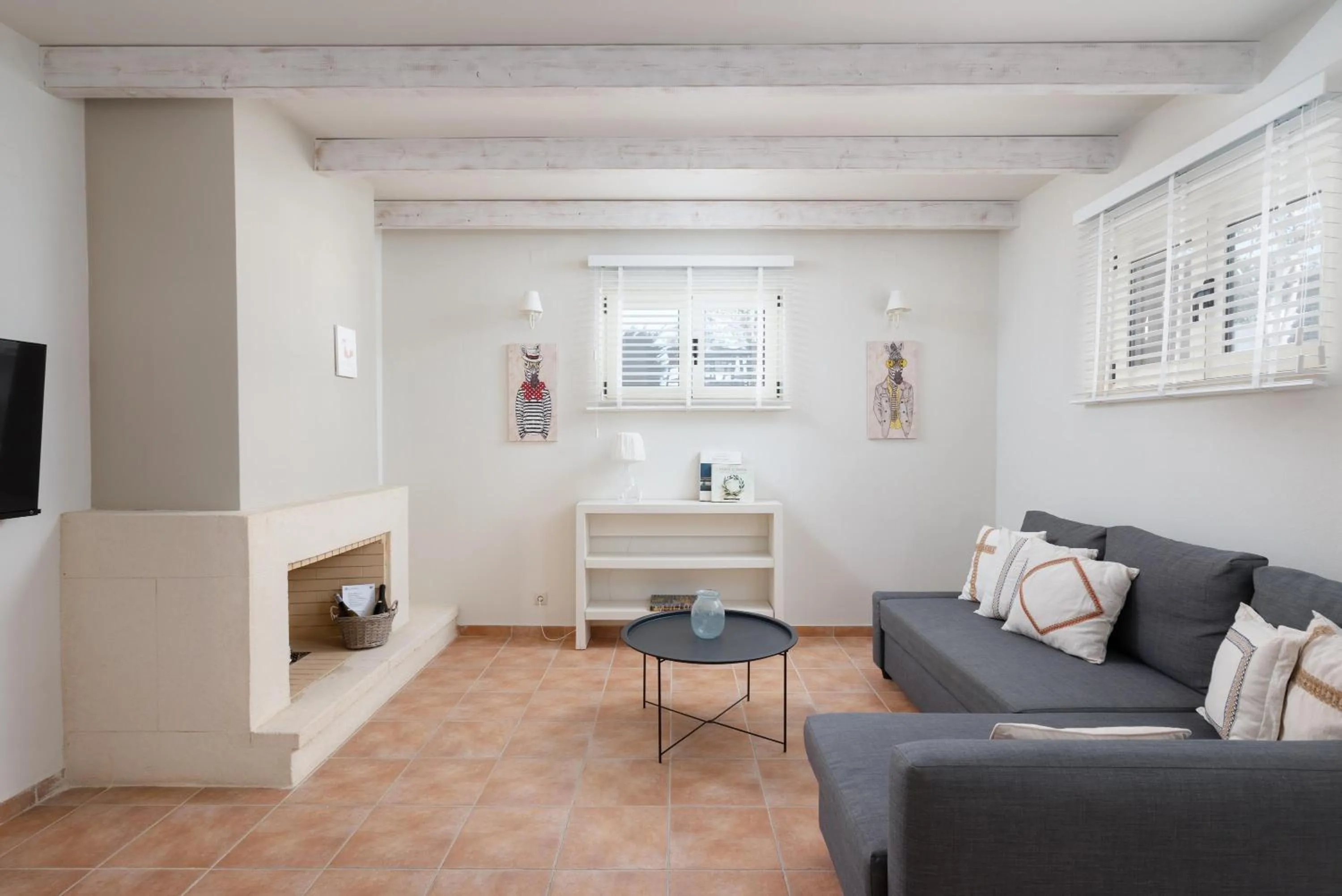 Photo of the whole room in Eliathos Hillside Retreat