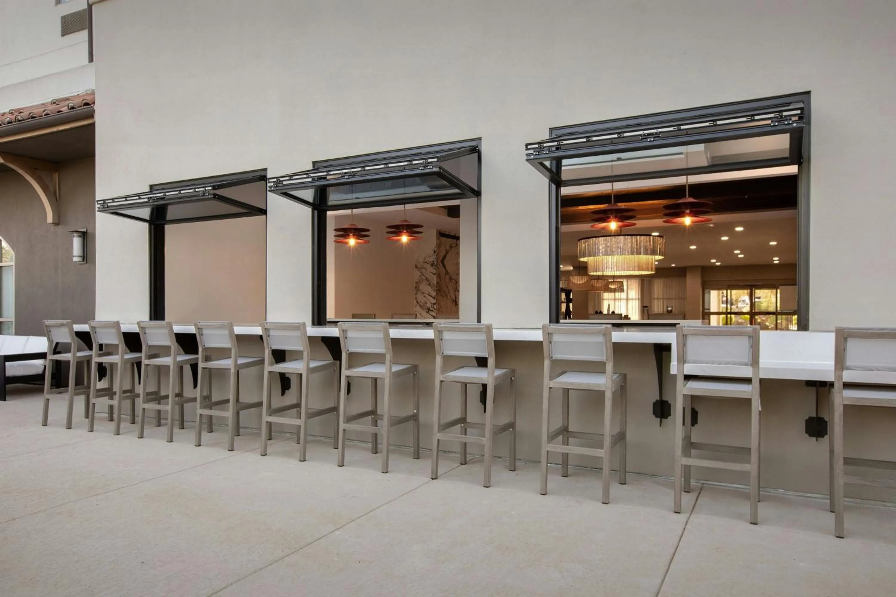 Lounge or bar in Courtyard by Marriott Paso Robles