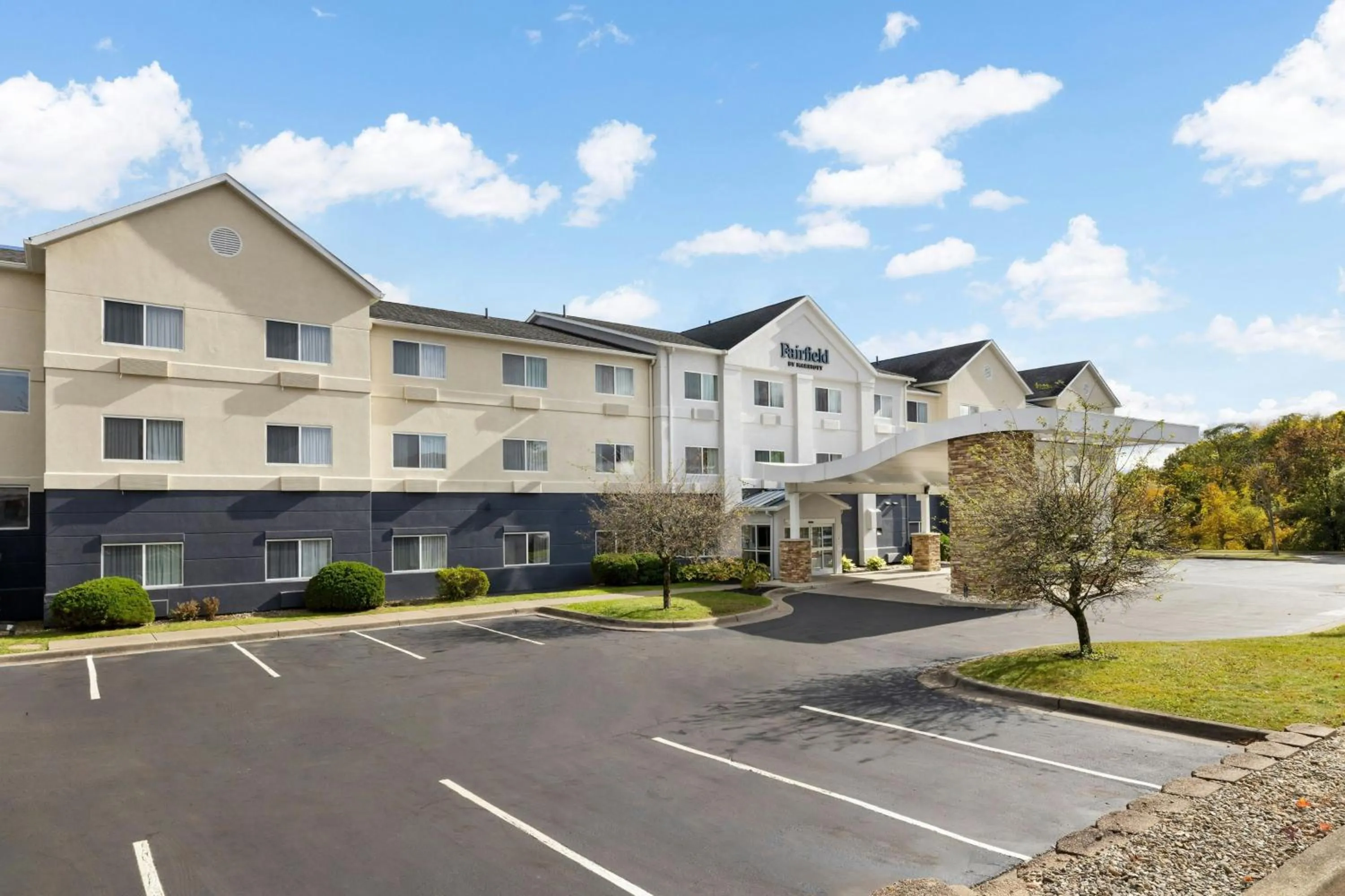 Property building in Fairfield Inn Scranton