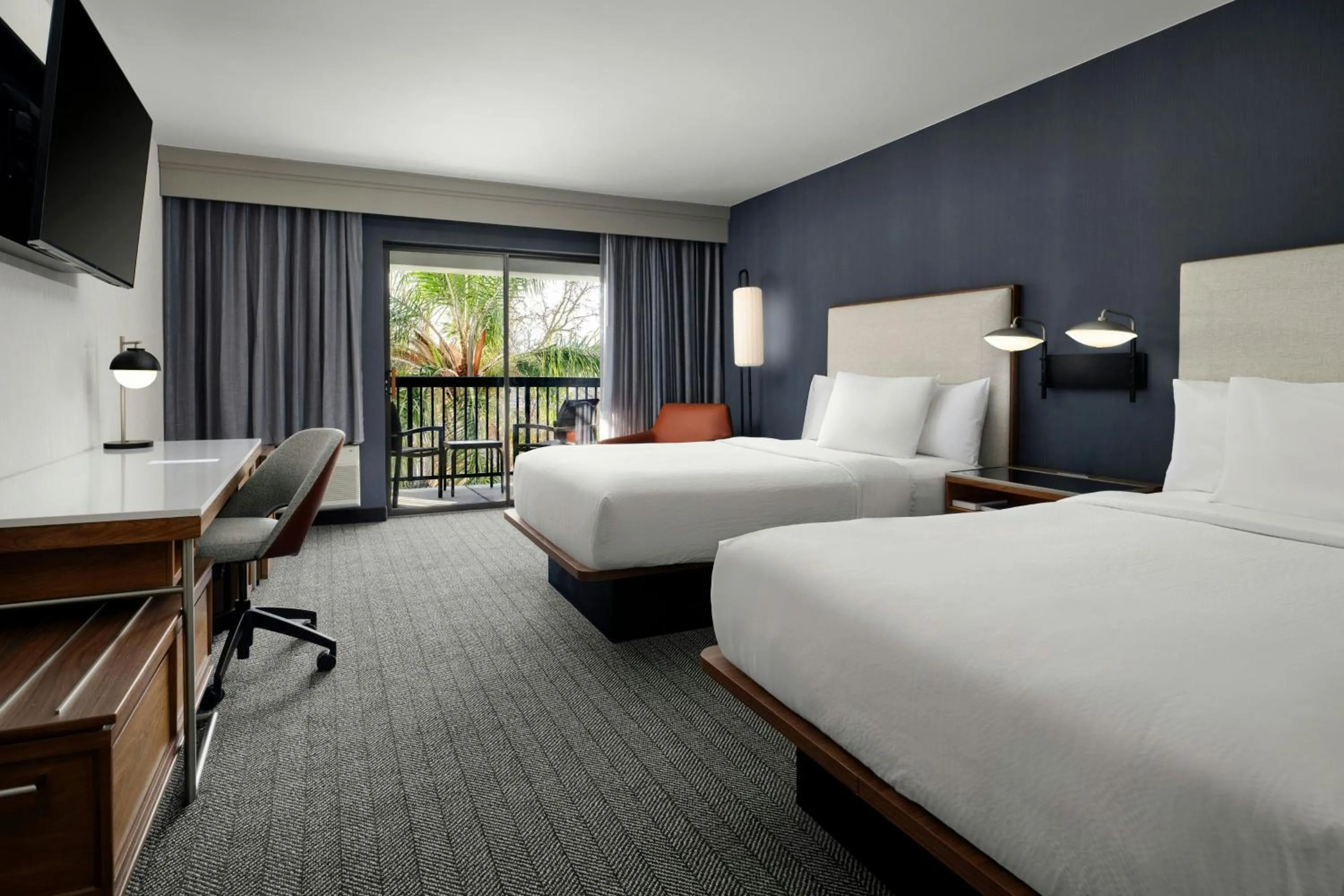 Photo of the whole room, Bed in Courtyard by Marriott Stockton