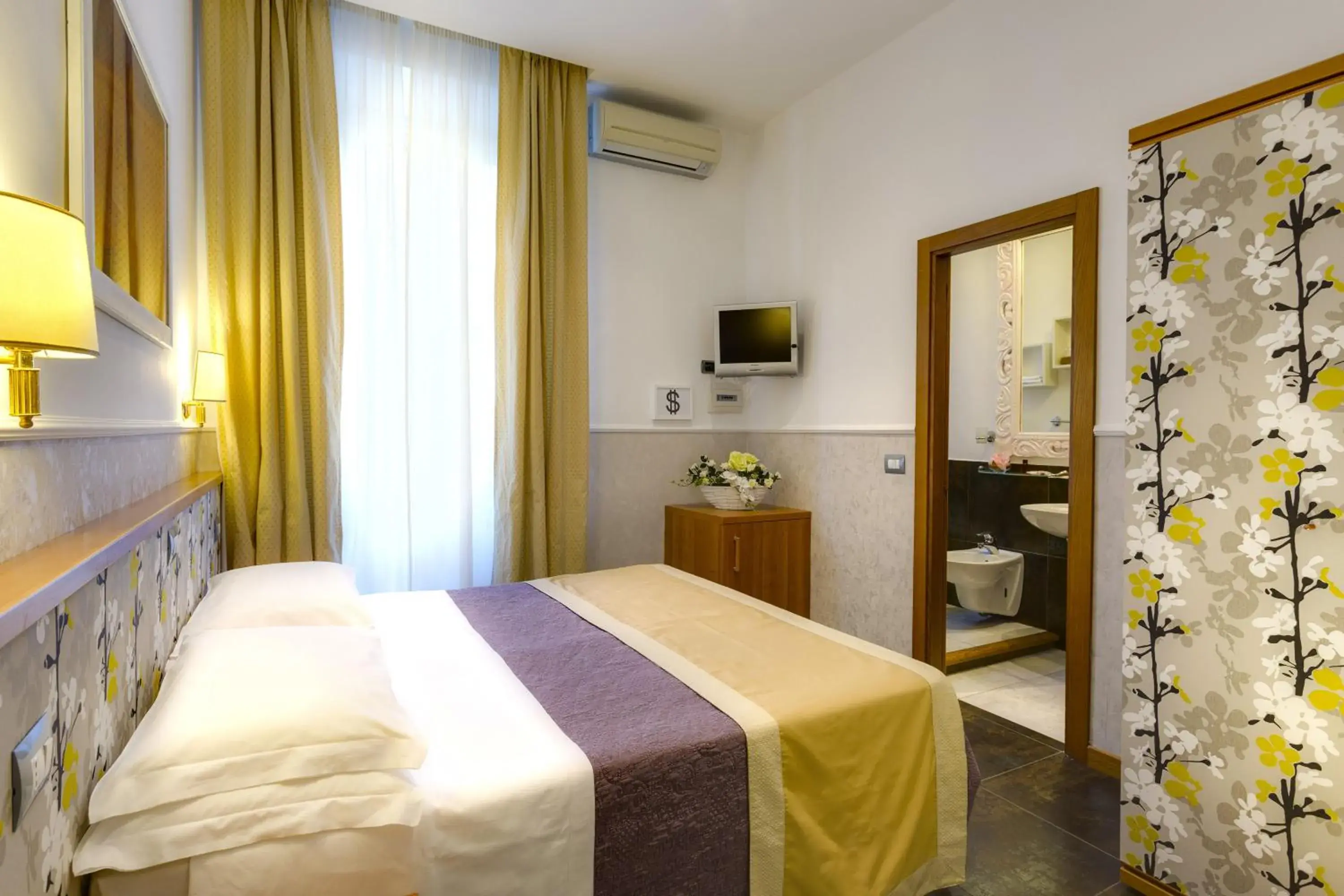 Double or Twin Room in Hotel Marcantonio Double or Twin Room in Hotel Marcantonio