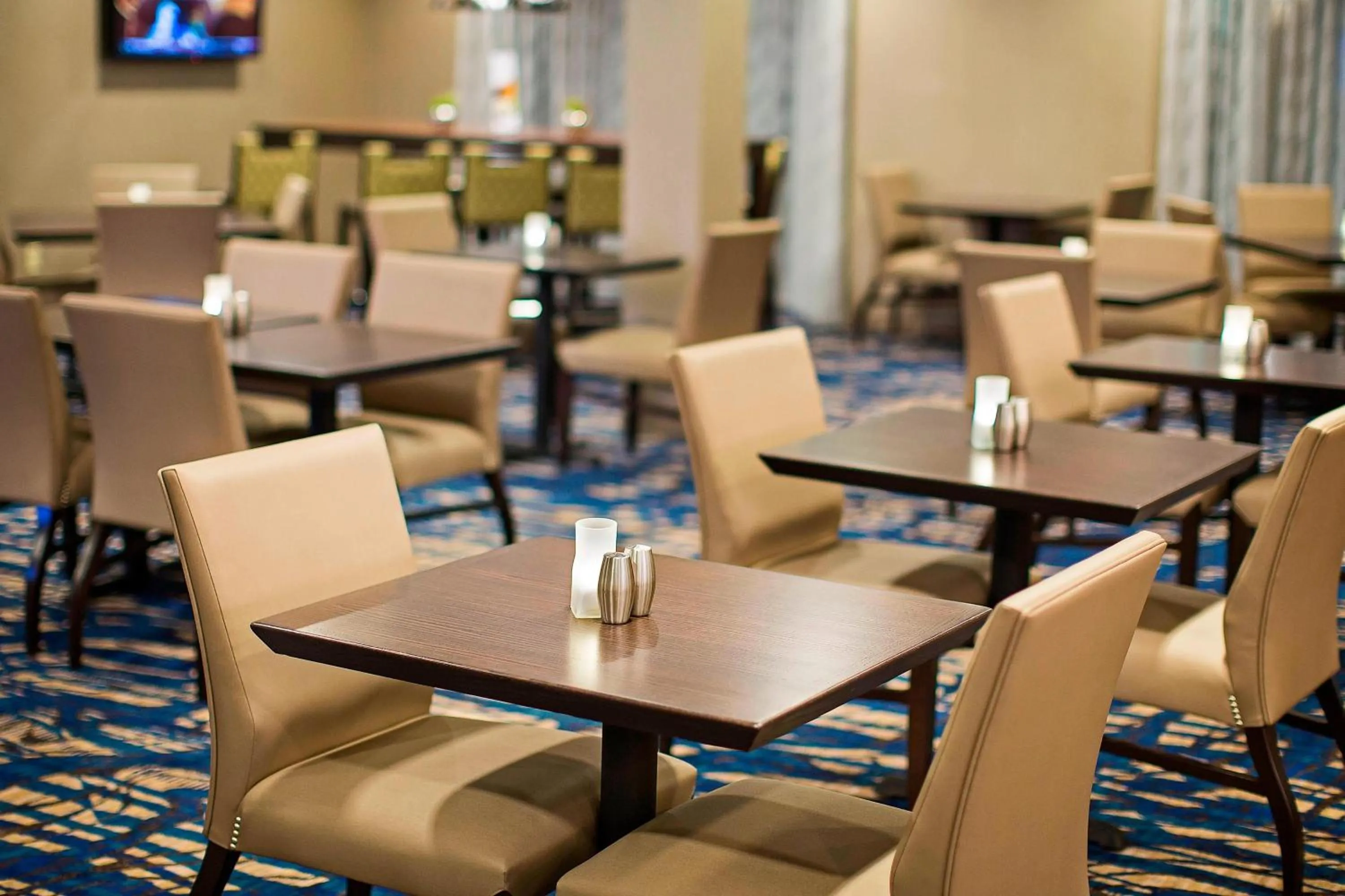 Restaurant/places to eat in Courtyard Seattle North / Lynnwood Everett