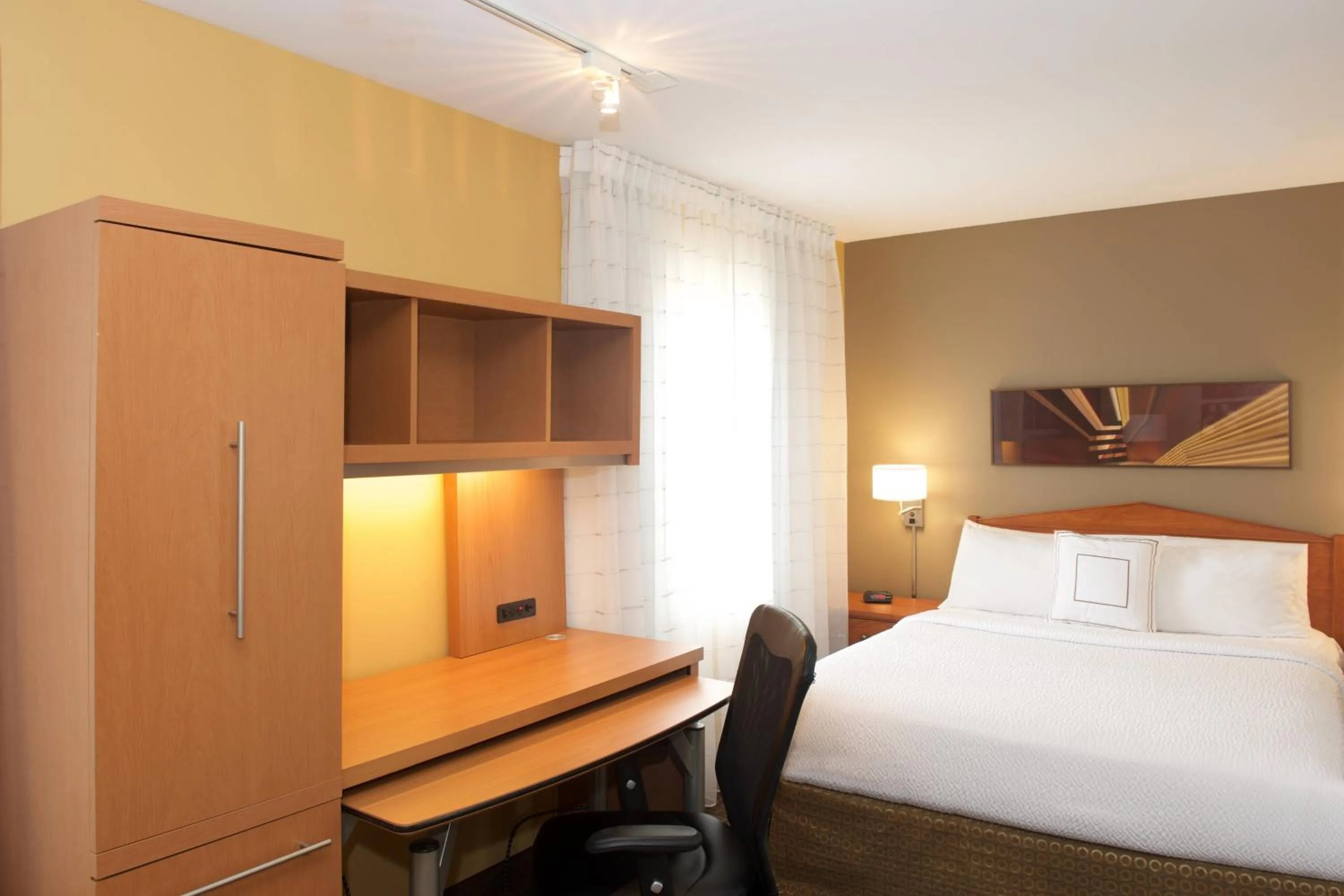 Photo of the whole room, Bed in TownePlace Suites by Marriott Seattle Everett/Mukilteo