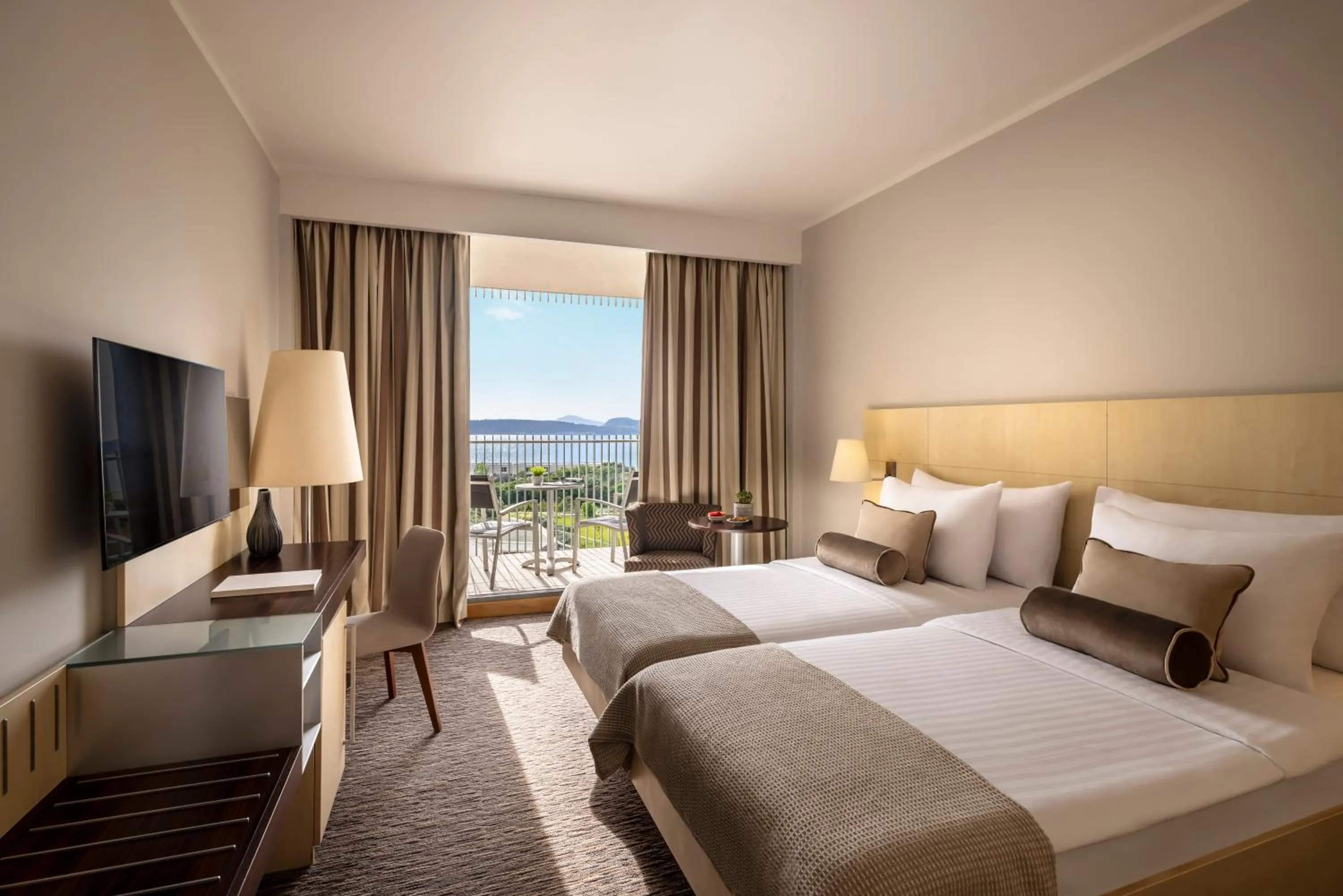 Bedroom, Bed in Valamar Lacroma Hotel