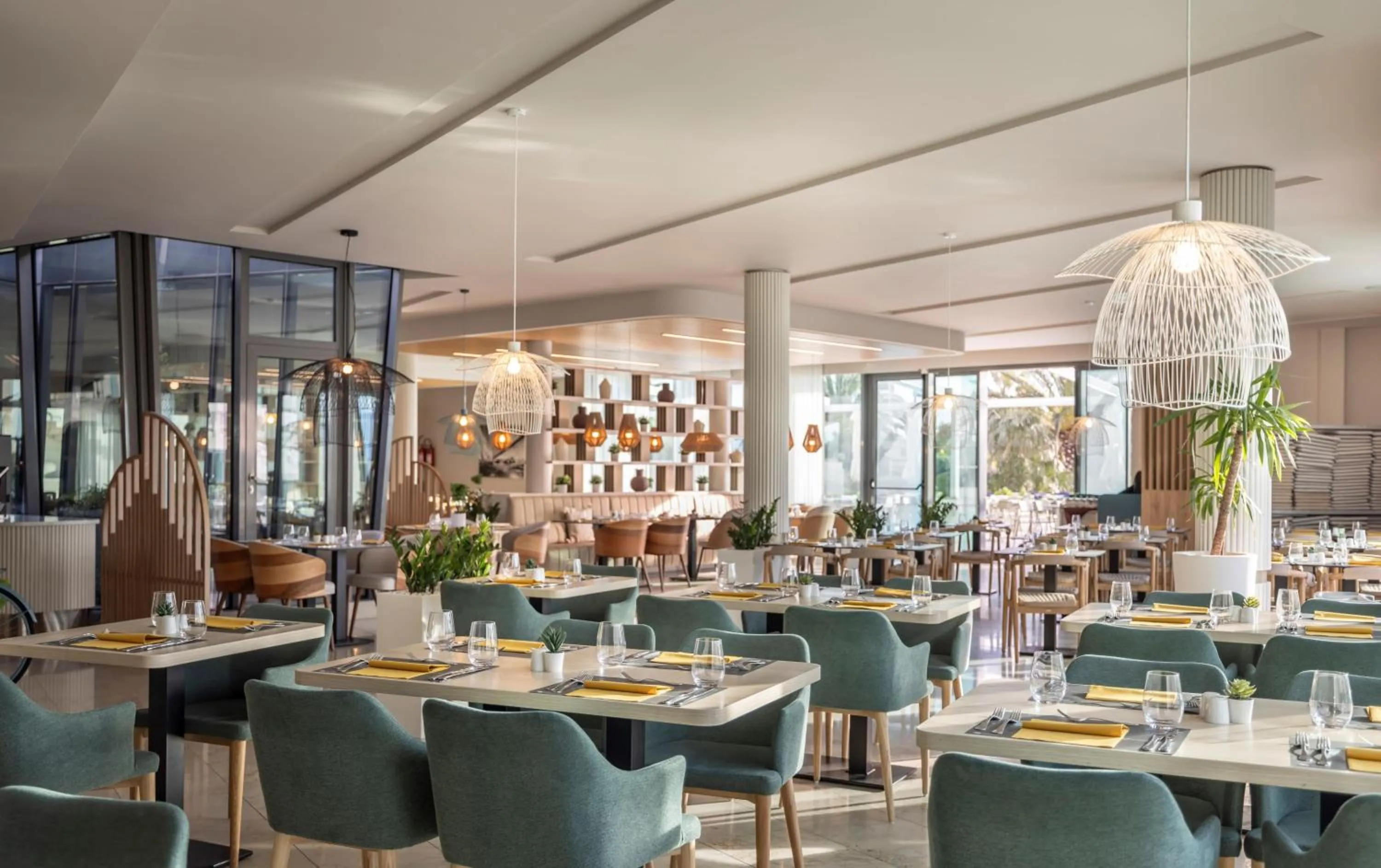 Restaurant/places to eat in Valamar Lacroma Hotel