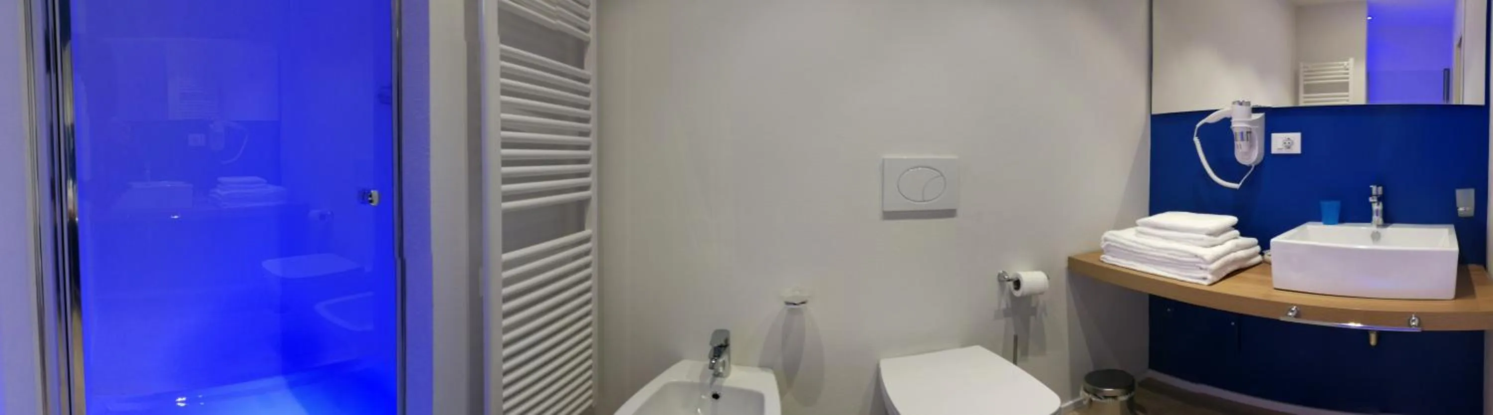 Bathroom in Suite Color Verona