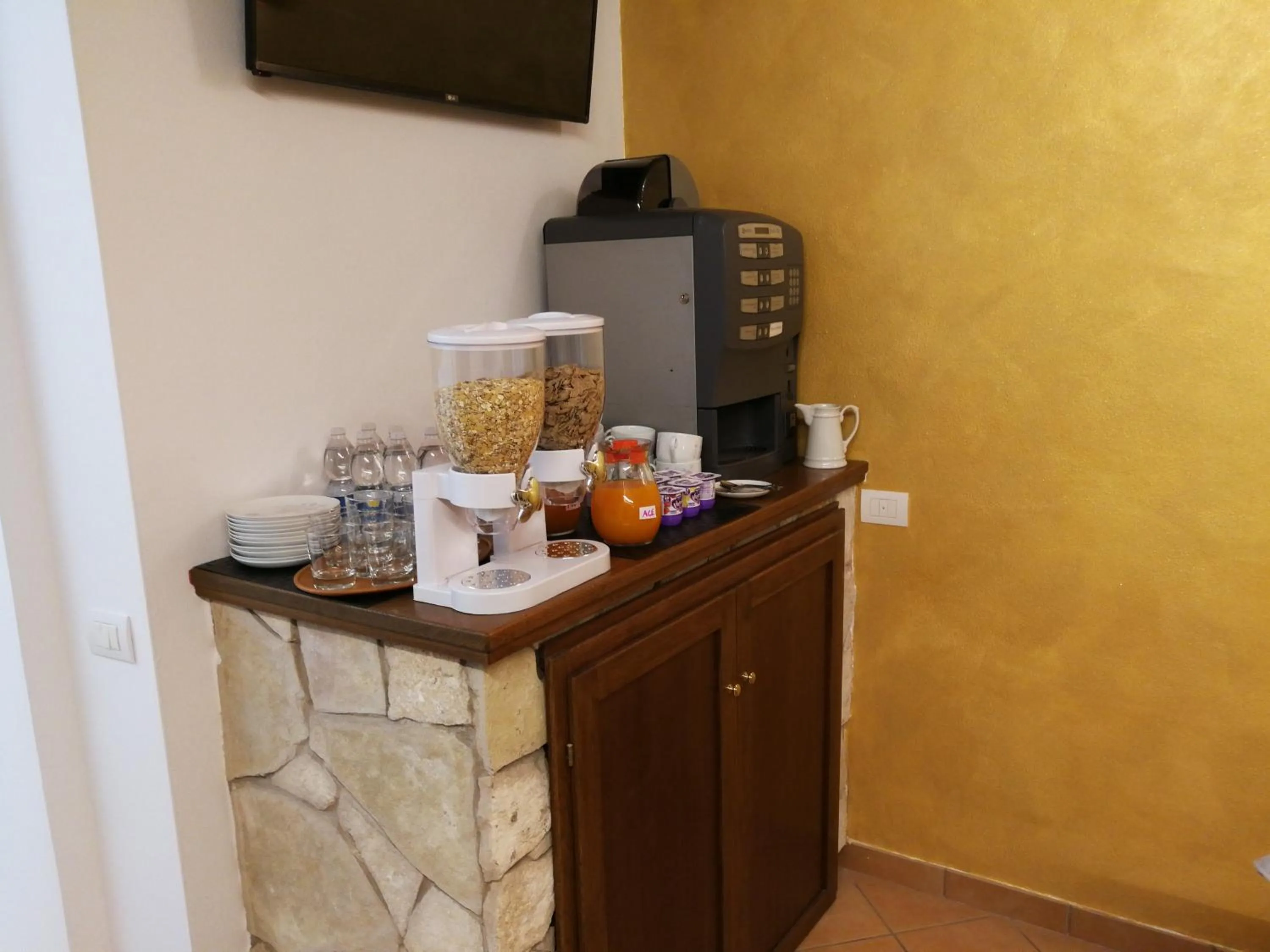 Buffet breakfast in Suite Color Verona