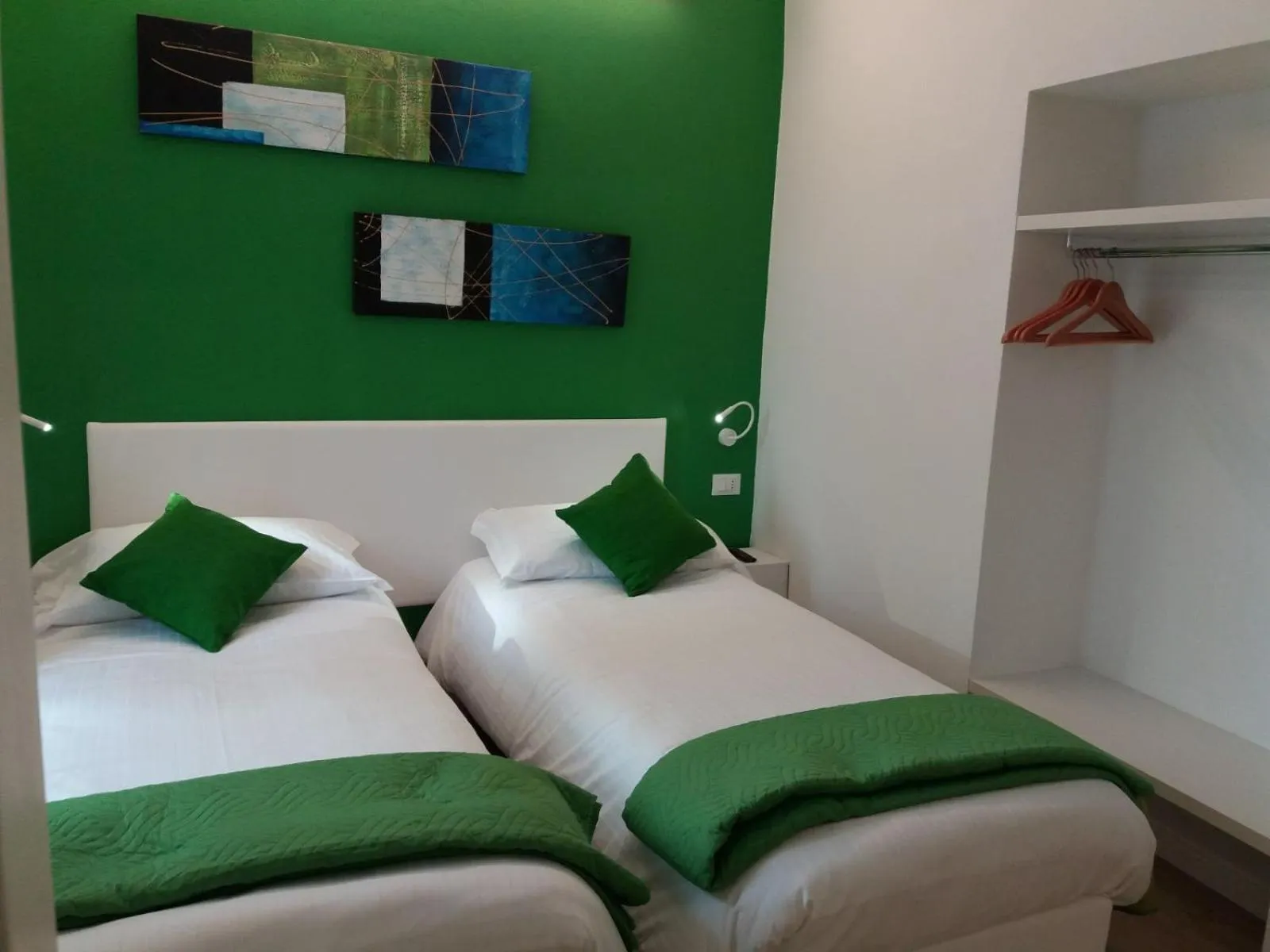 Bed in Suite Color Verona