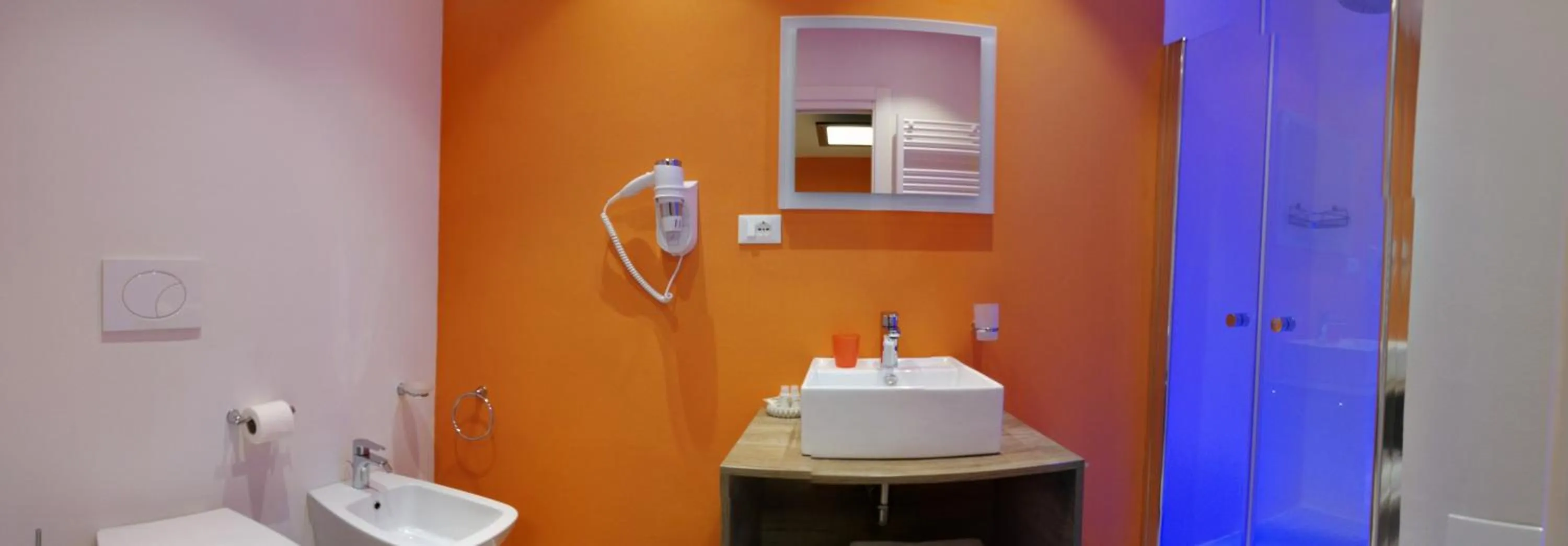 Bathroom in Suite Color Verona