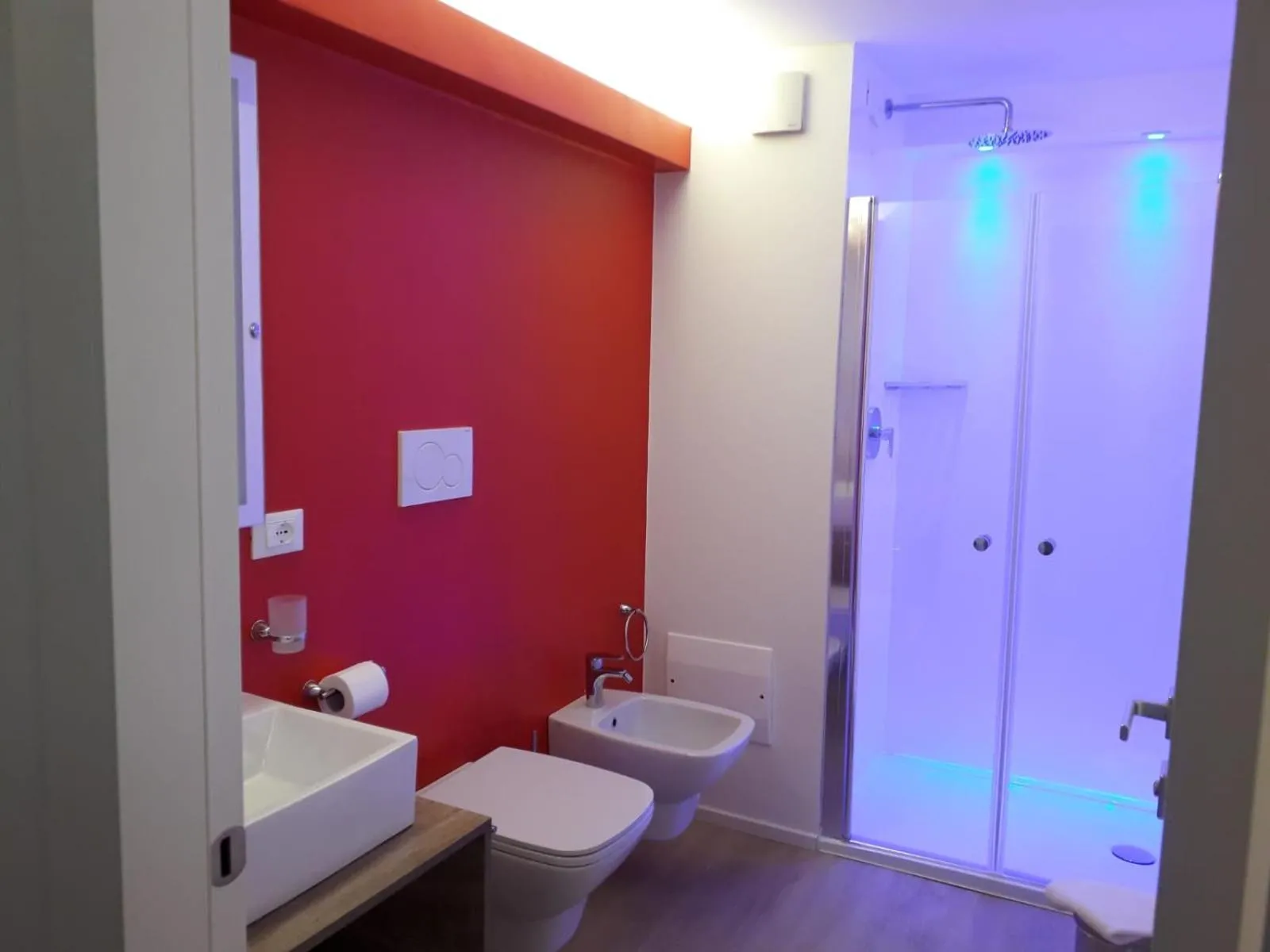 Bathroom in Suite Color Verona