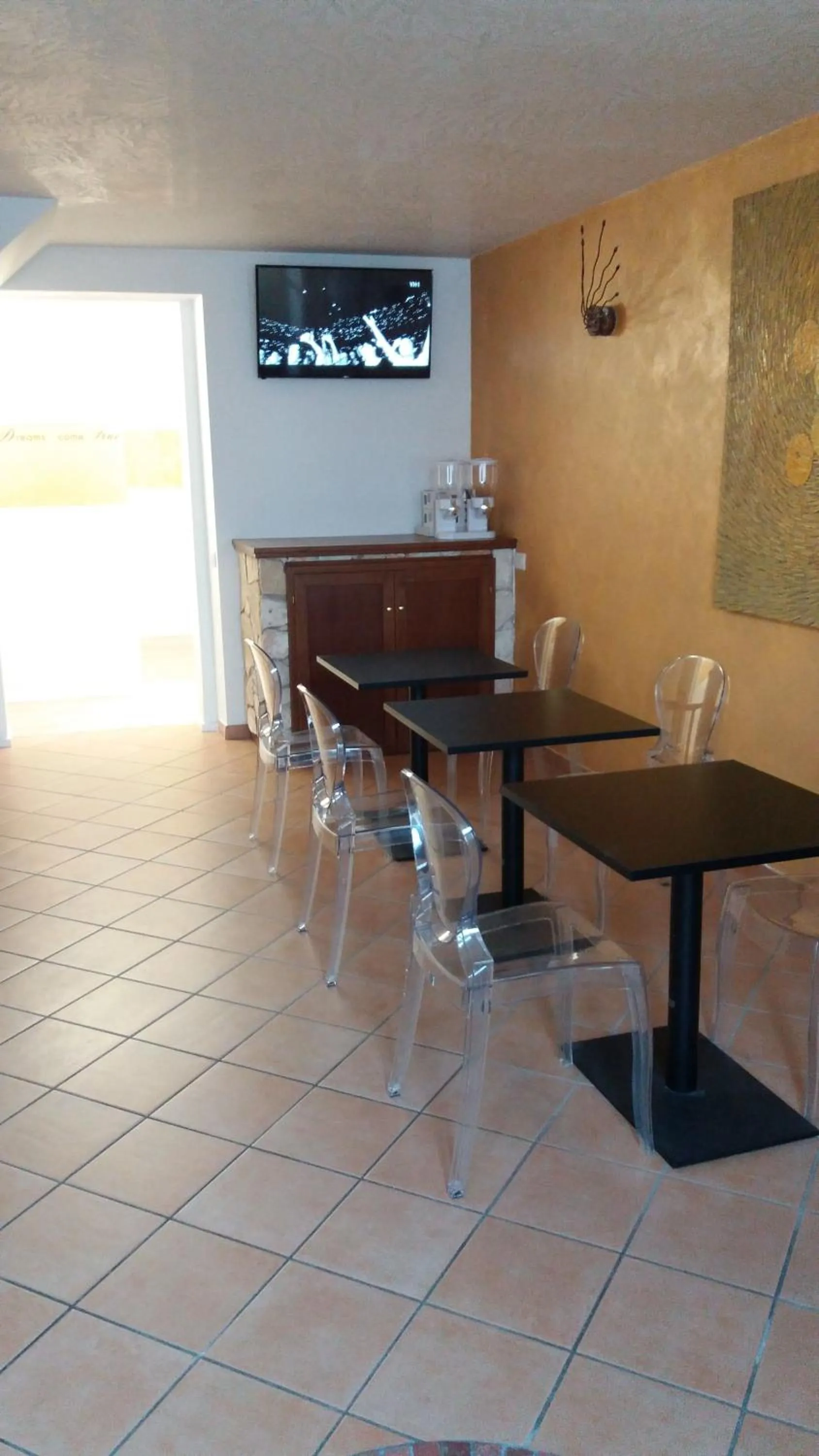 Living room in Suite Color Verona