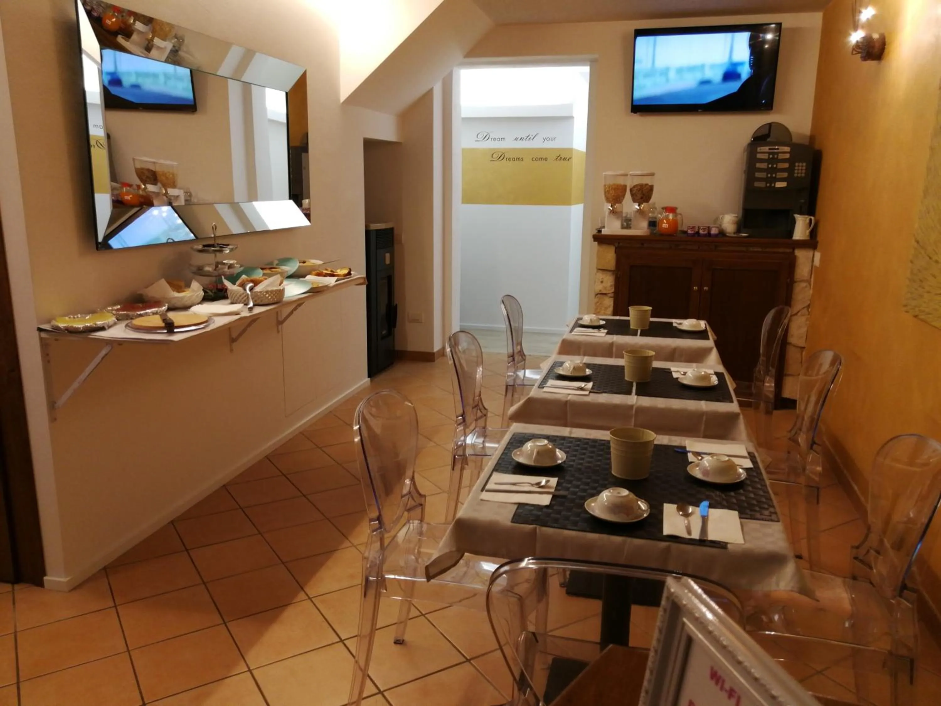 Breakfast in Suite Color Verona