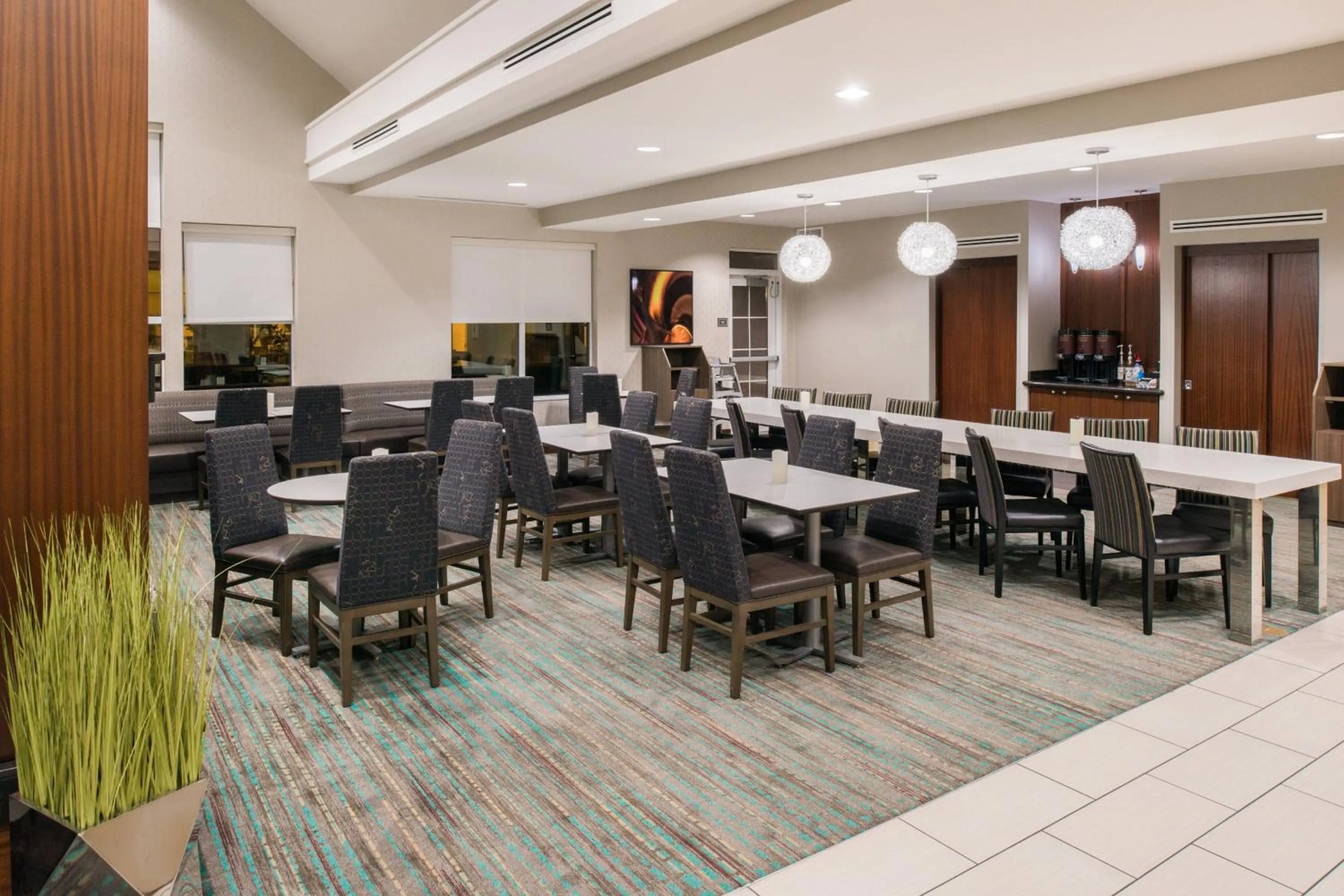 Restaurant/places to eat in Residence Inn by Marriott Harrisonburg