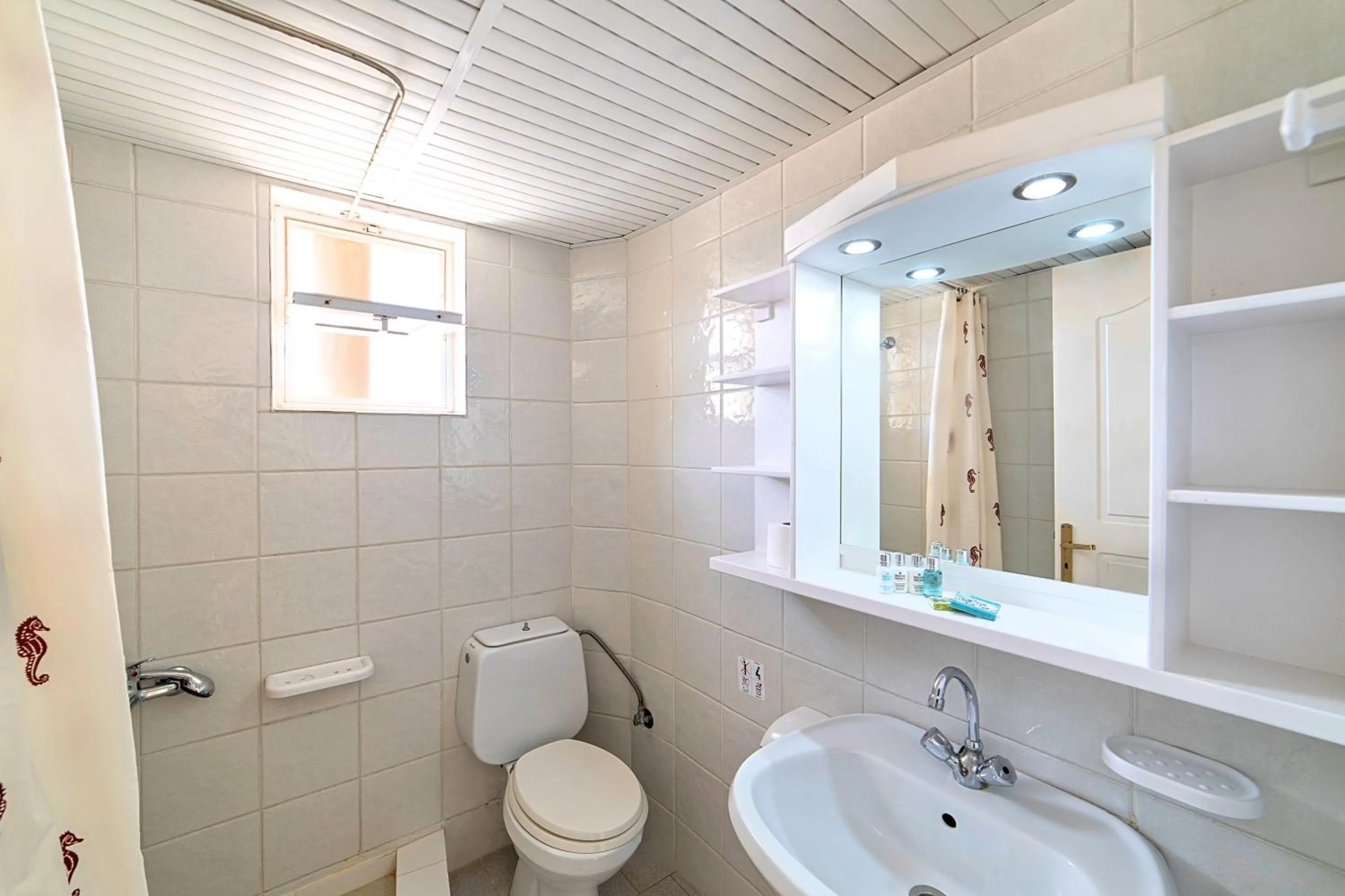 Bathroom in Palladion Hotel