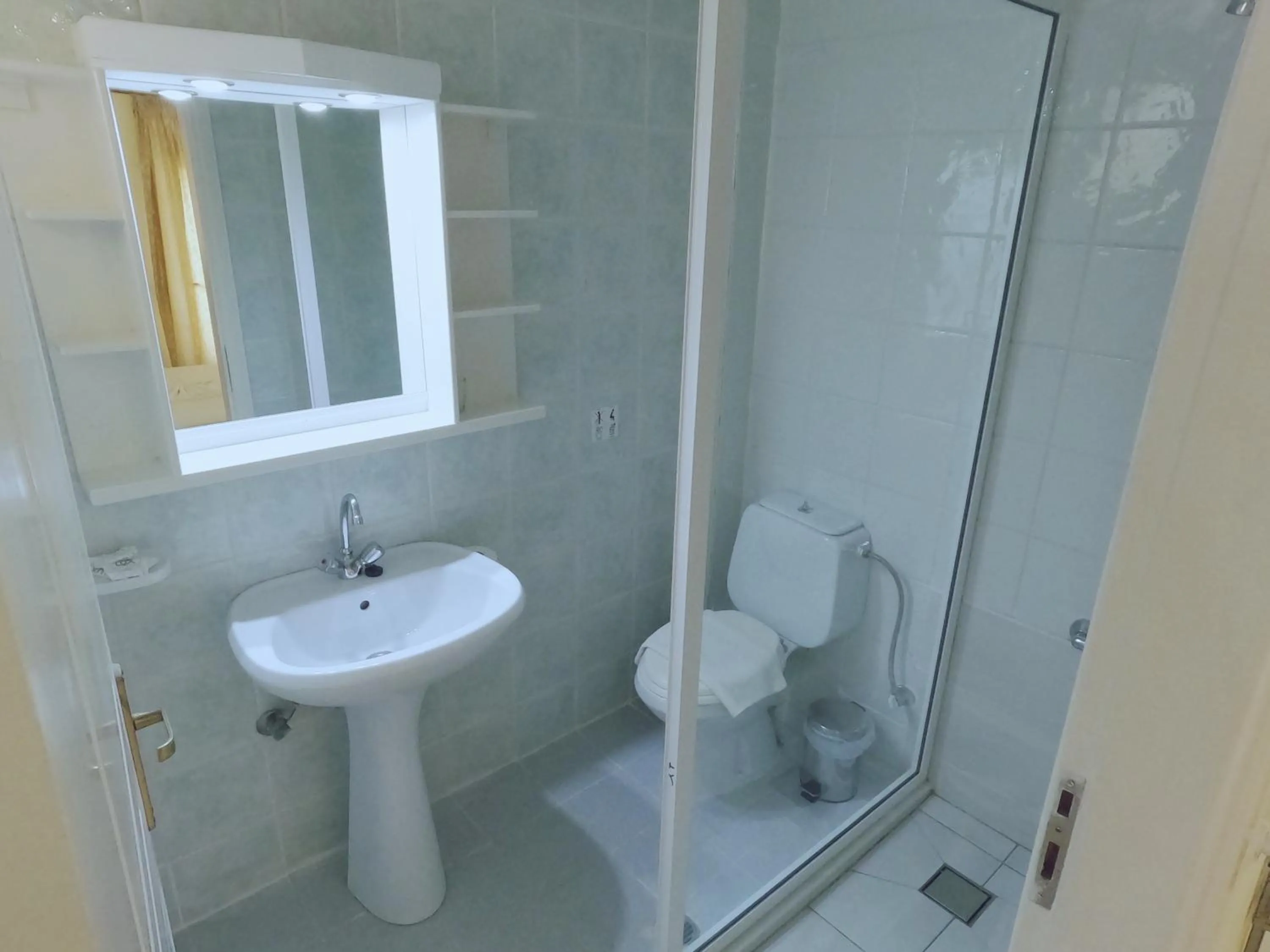 Shower in Palladion Hotel