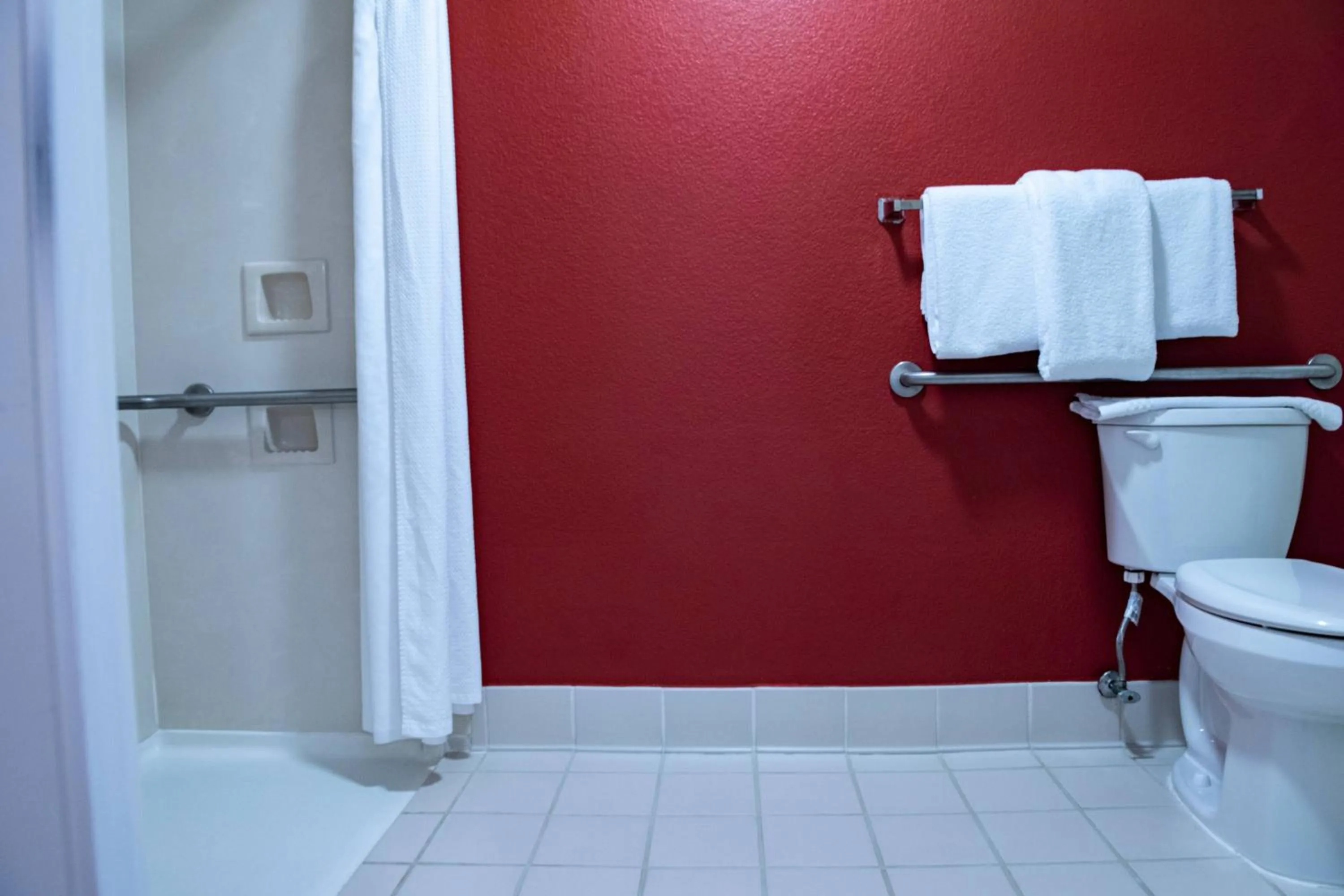 Bathroom in Courtyard Shreveport Airport