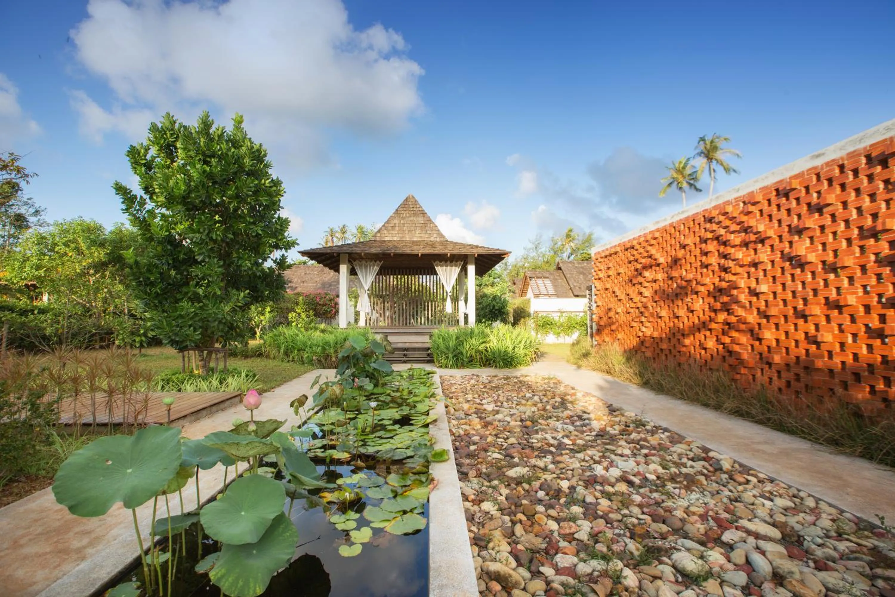 Garden in Mira Montra Resort Koh Mak