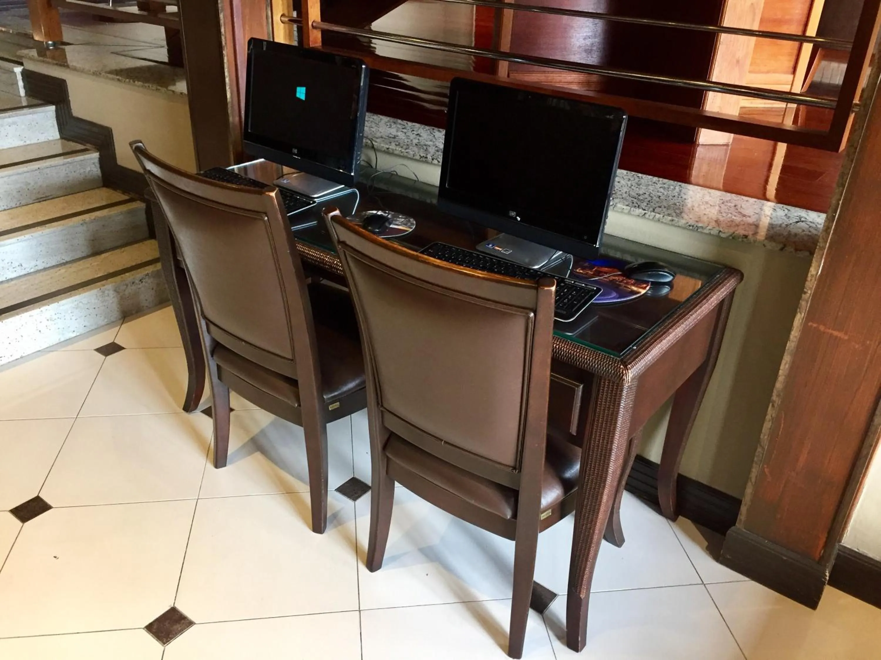 Business facilities in Flat Wish Serrano Hotel