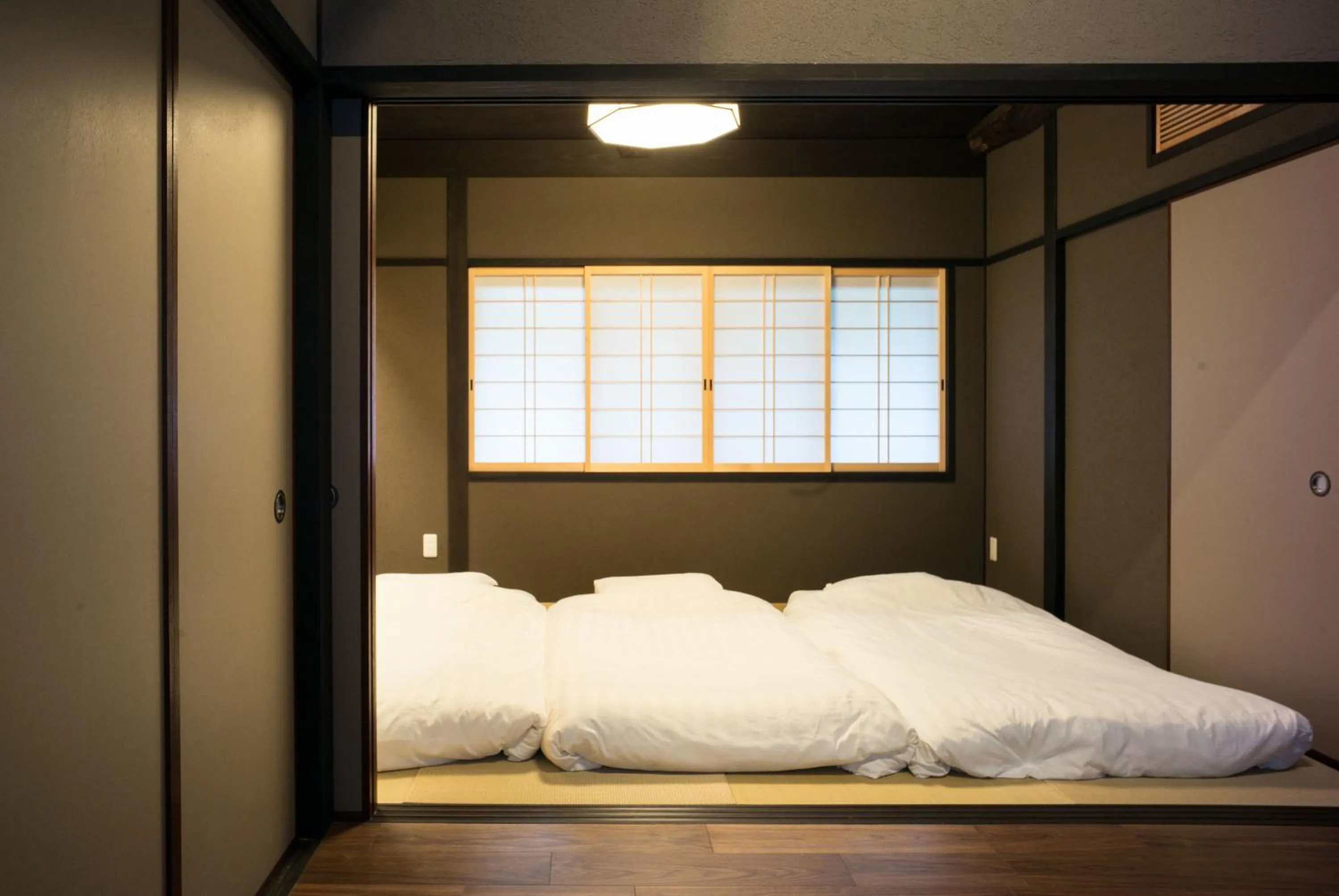 Bedroom, Bed in Reikaku Yasaka