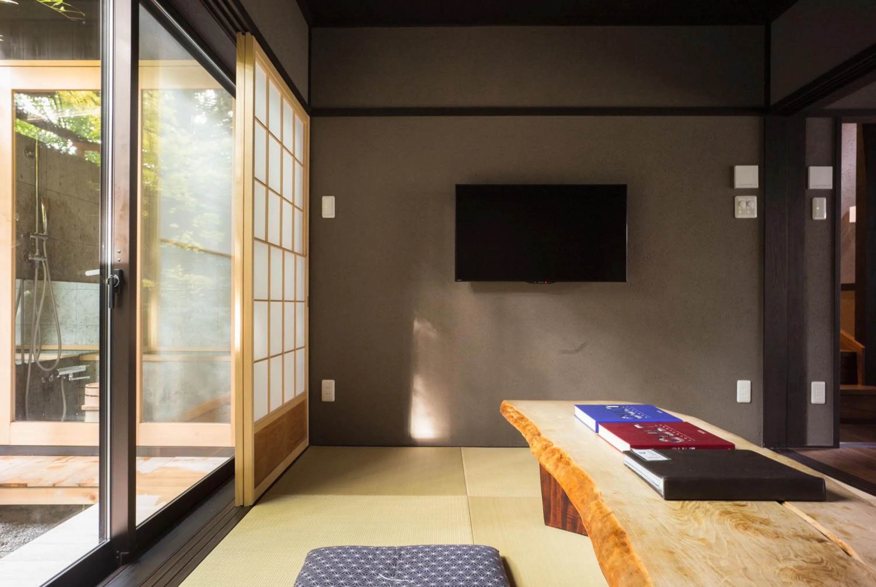 Property building, Bed in Reikaku Yasaka