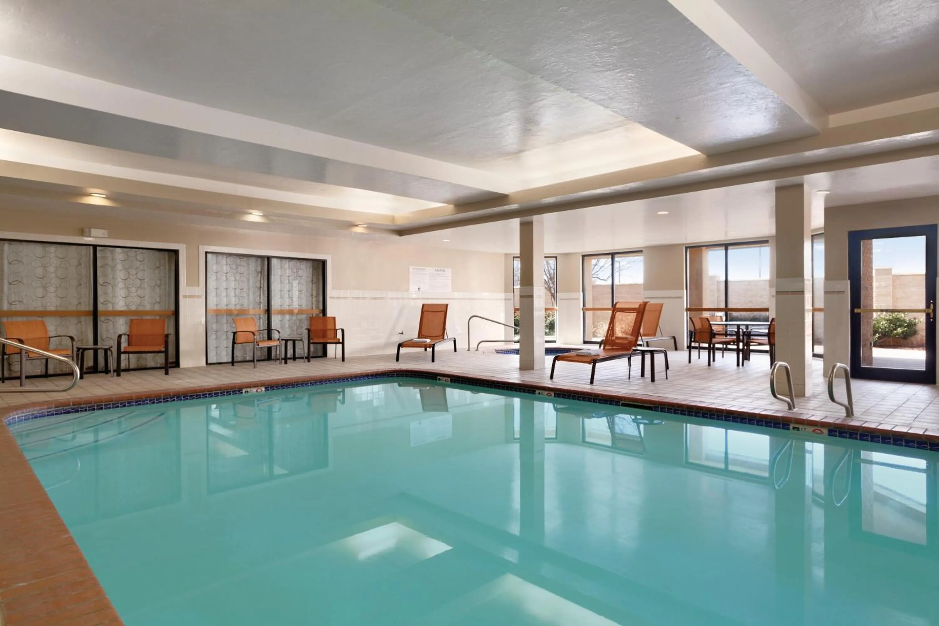 Swimming pool in Courtyard Salt Lake City Layton