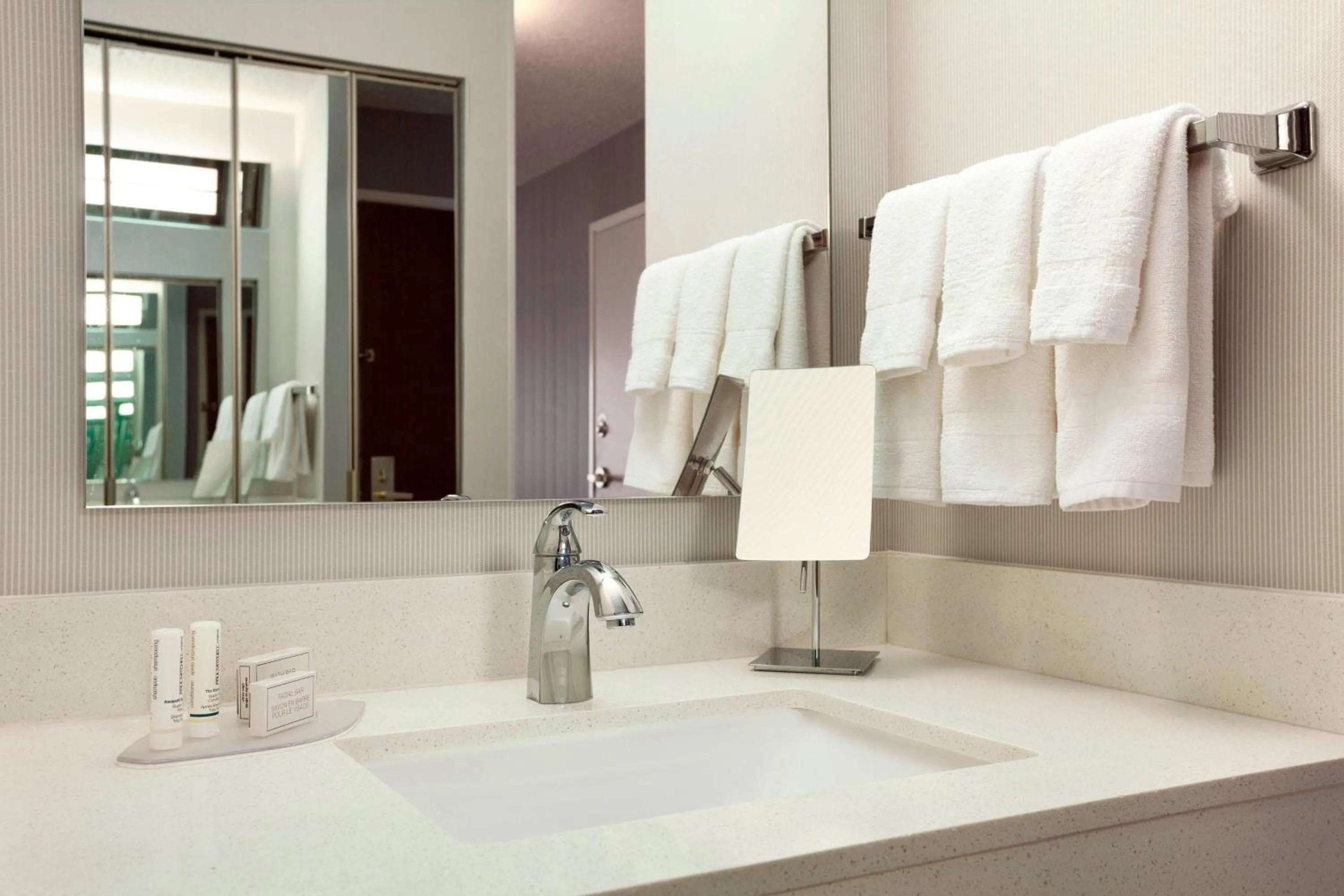 Bathroom in Courtyard Salt Lake City Layton