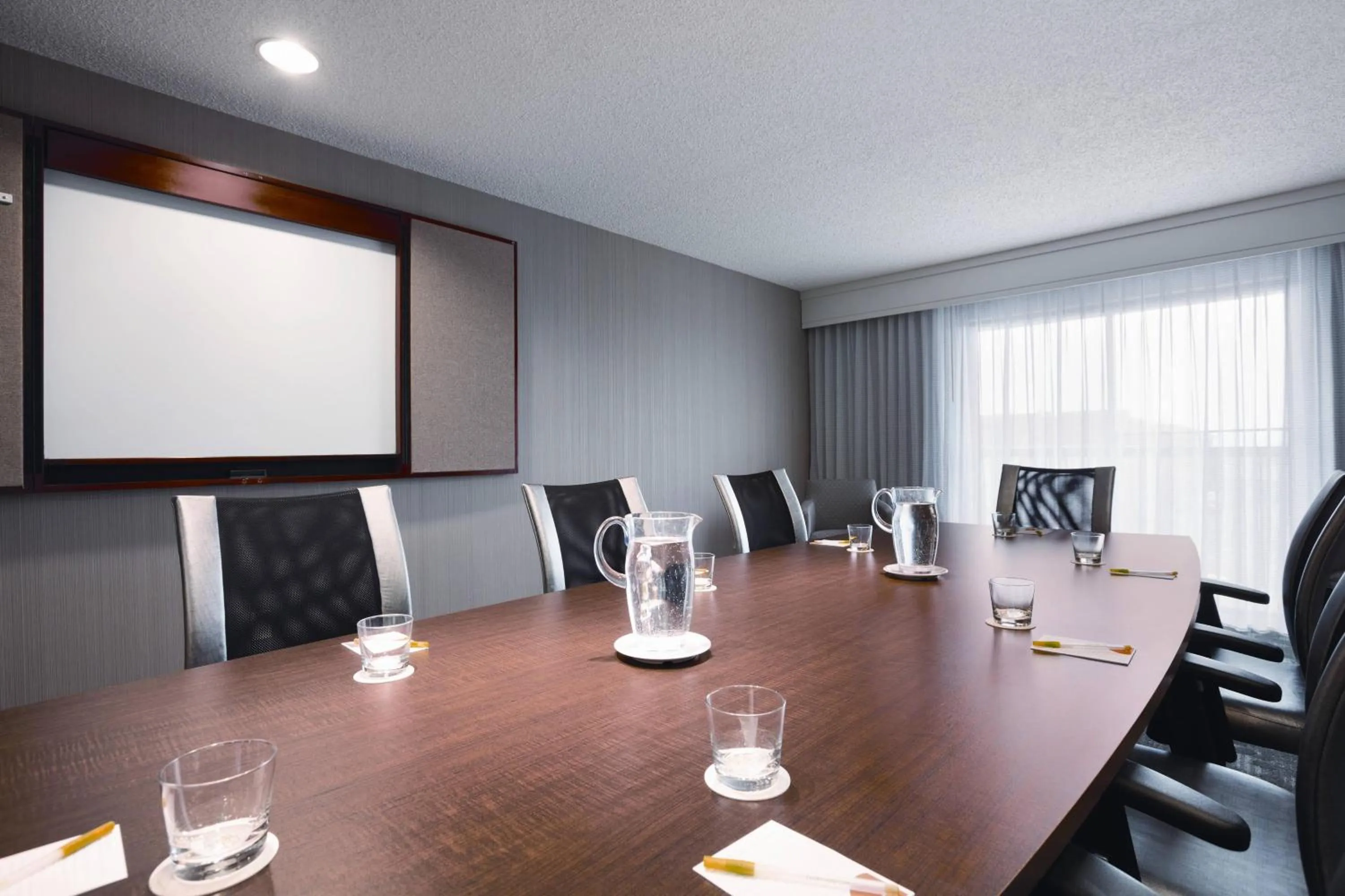 Photo of the whole room in Courtyard Salt Lake City Layton