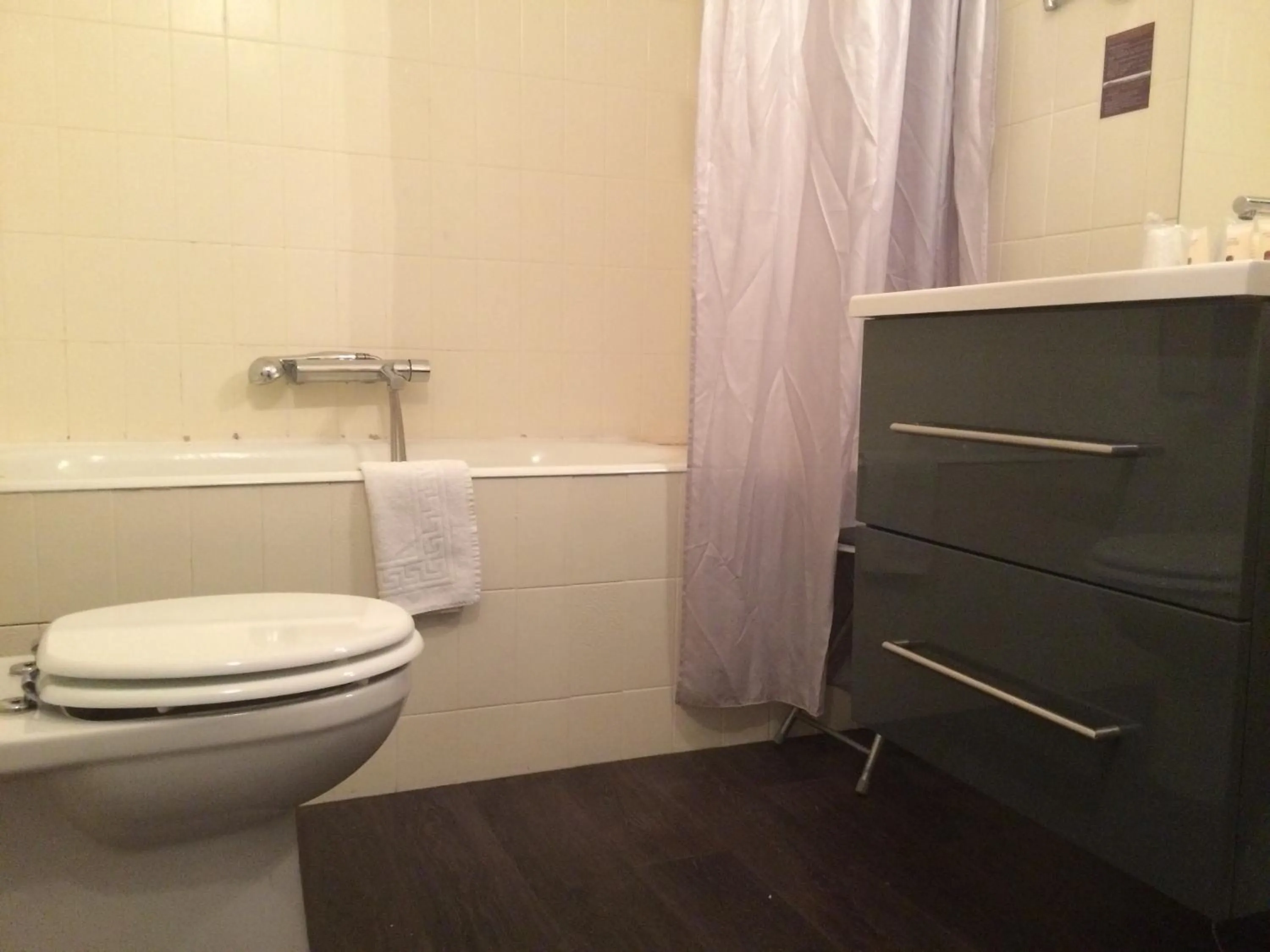 Bathroom in Auberge de la Petite Ferme, Super-Besse Est, The Originals Relais