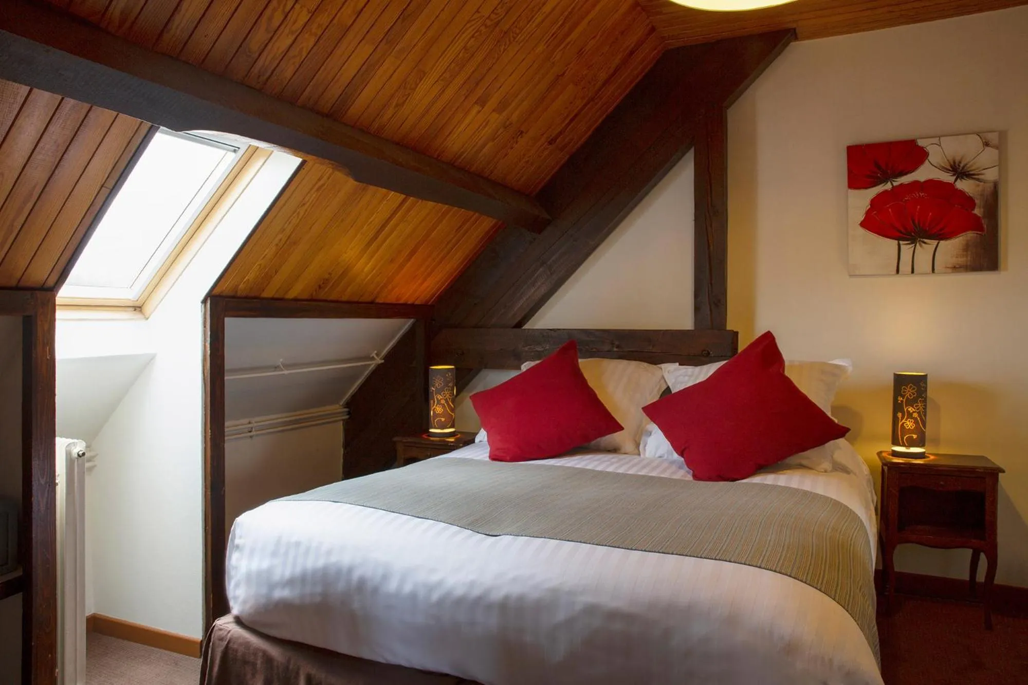 Bed in Auberge de la Petite Ferme, Super-Besse Est, The Originals Relais