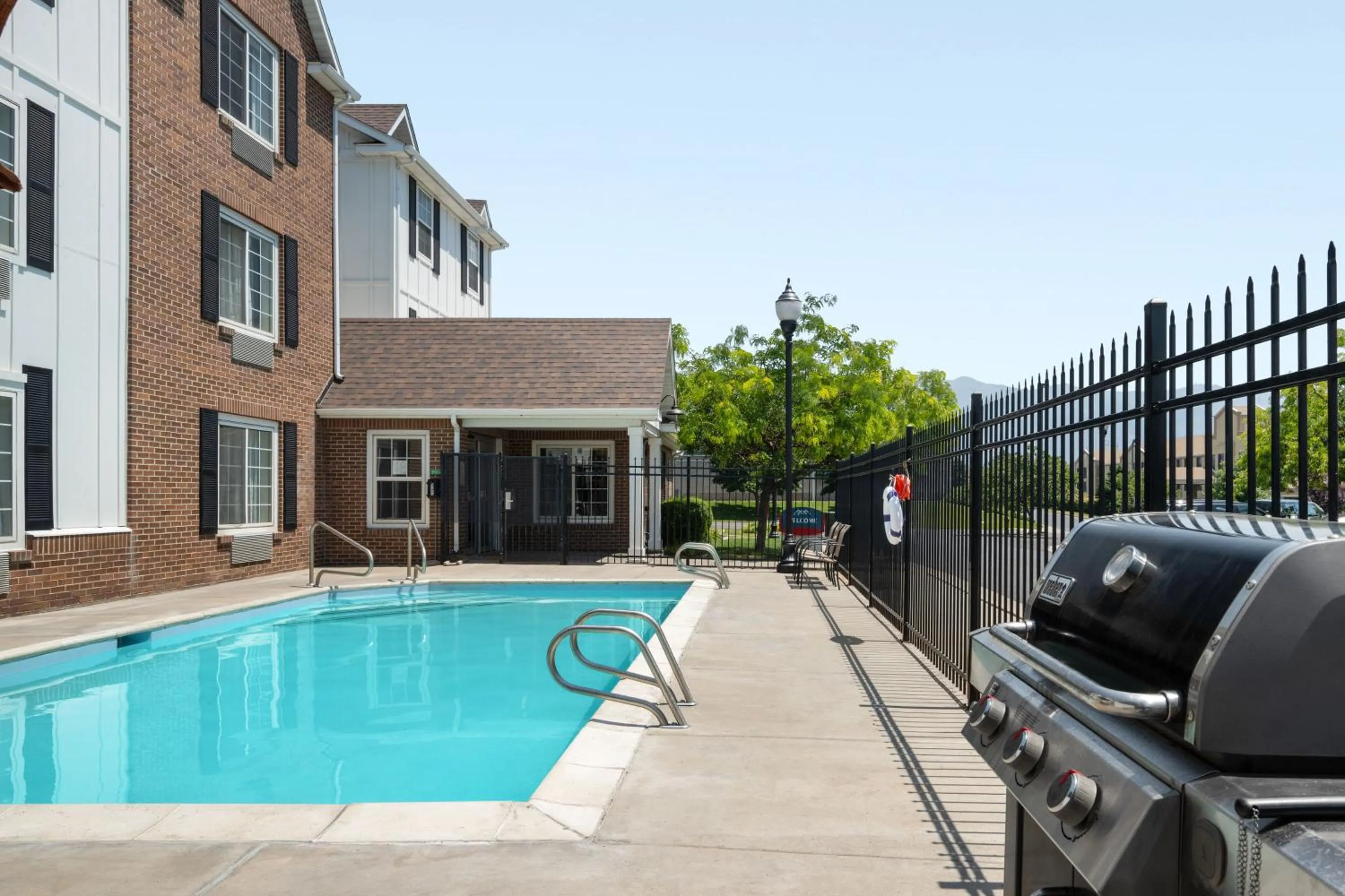 Swimming pool in TownePlace Suites Salt Lake City Layton