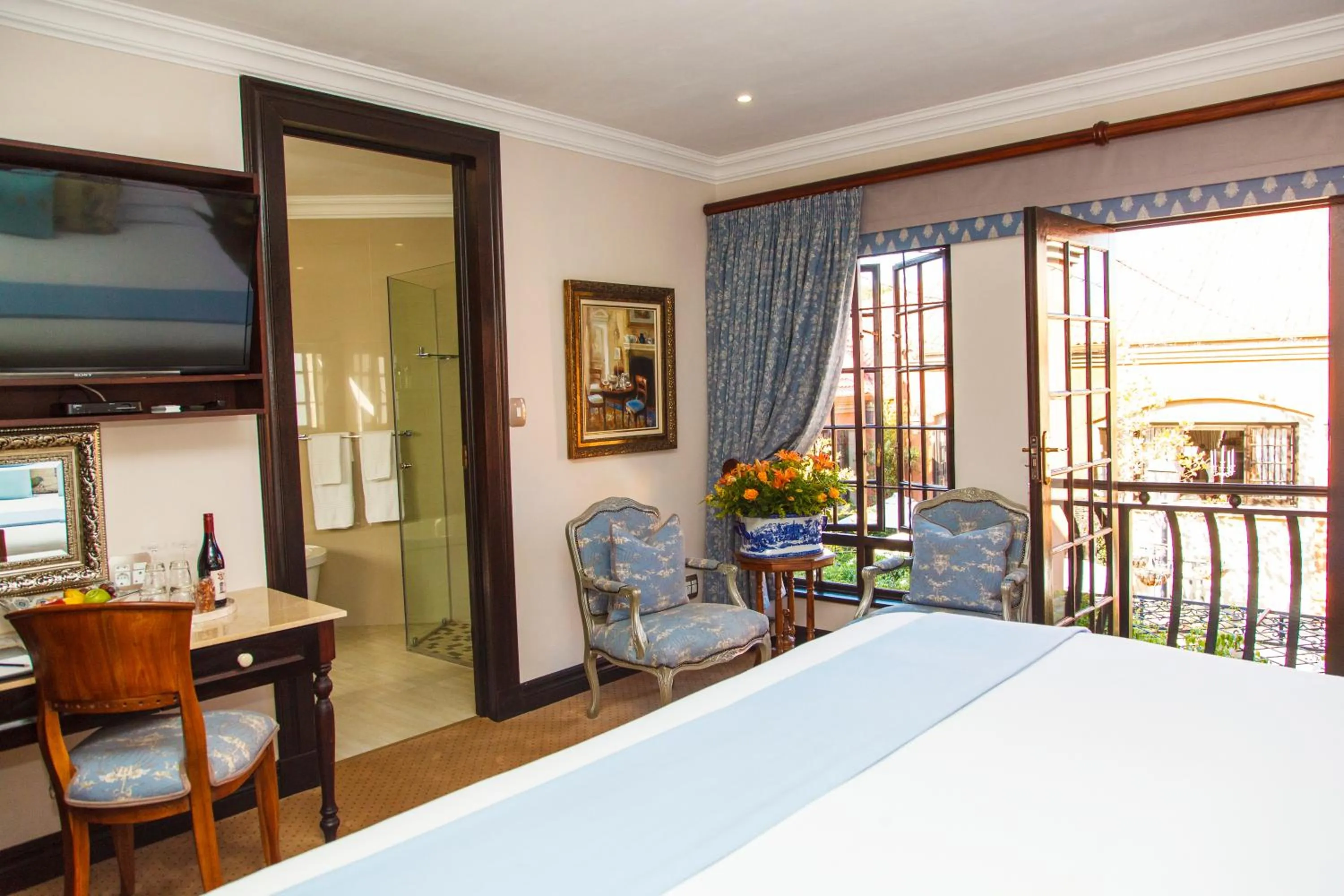 Balcony/Terrace, Bed in Ivory Manor Boutique Hotel