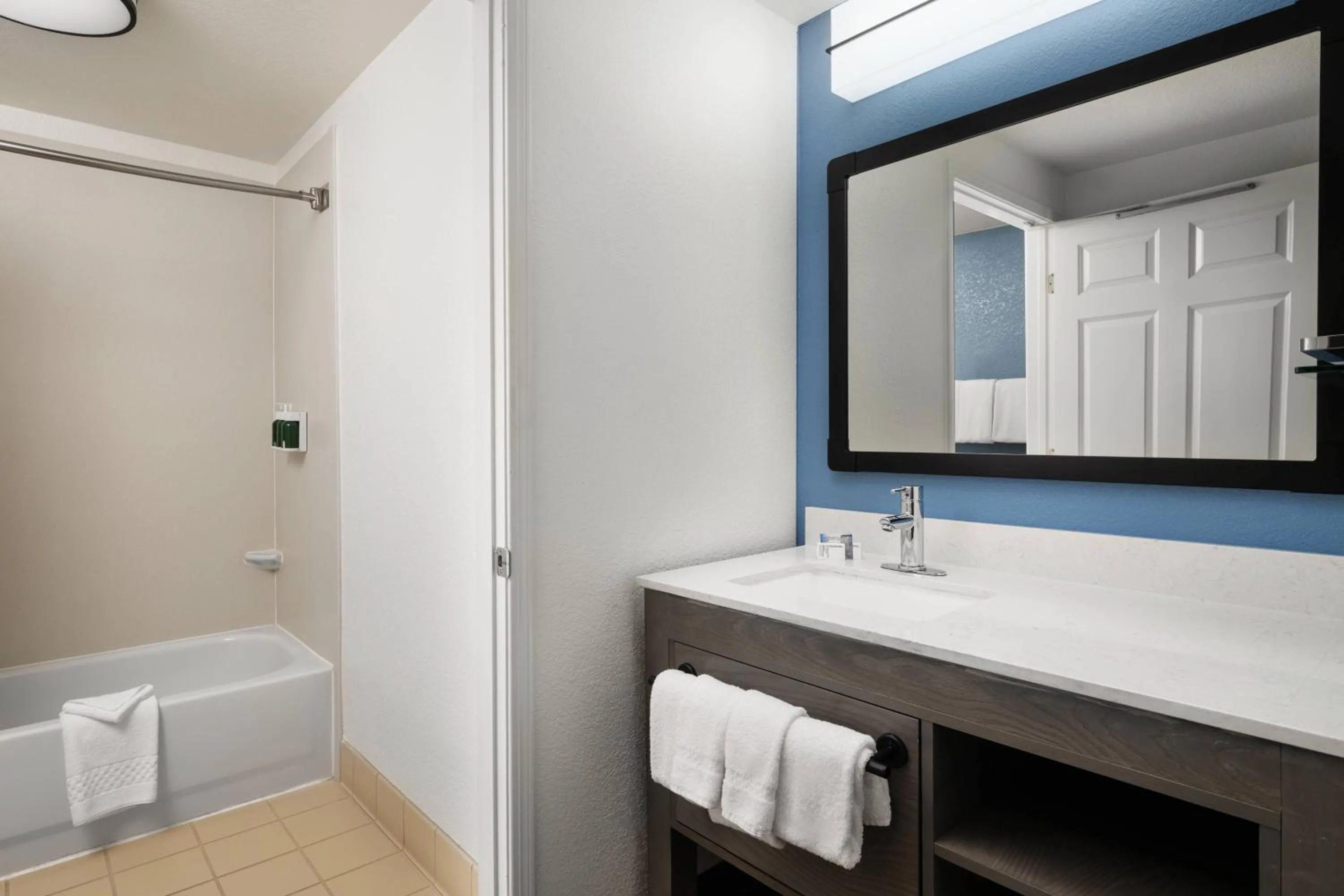 Bathroom in Residence Inn by Marriott Anaheim Resort Area/Garden Grove