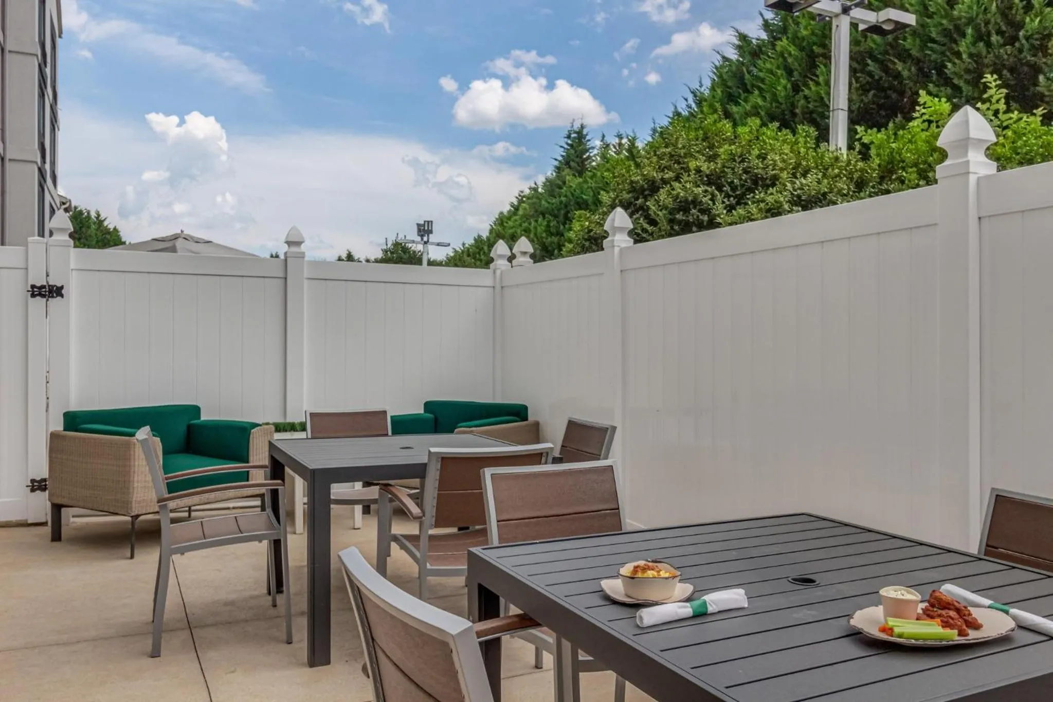 Swimming pool in Holiday Inn Spartanburg Northwest