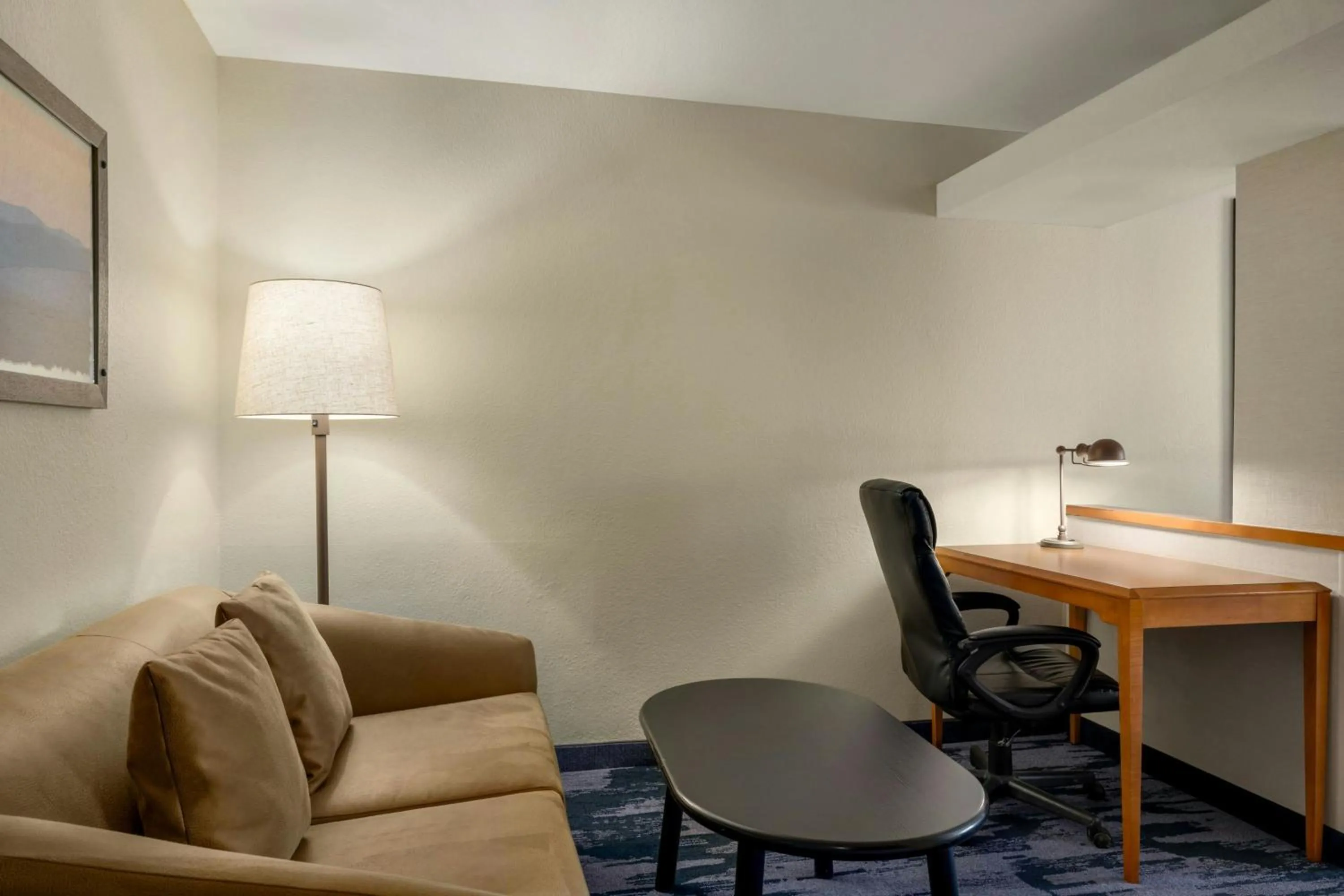 Seating area in Fairfield Inn & Suites by Marriott Springdale