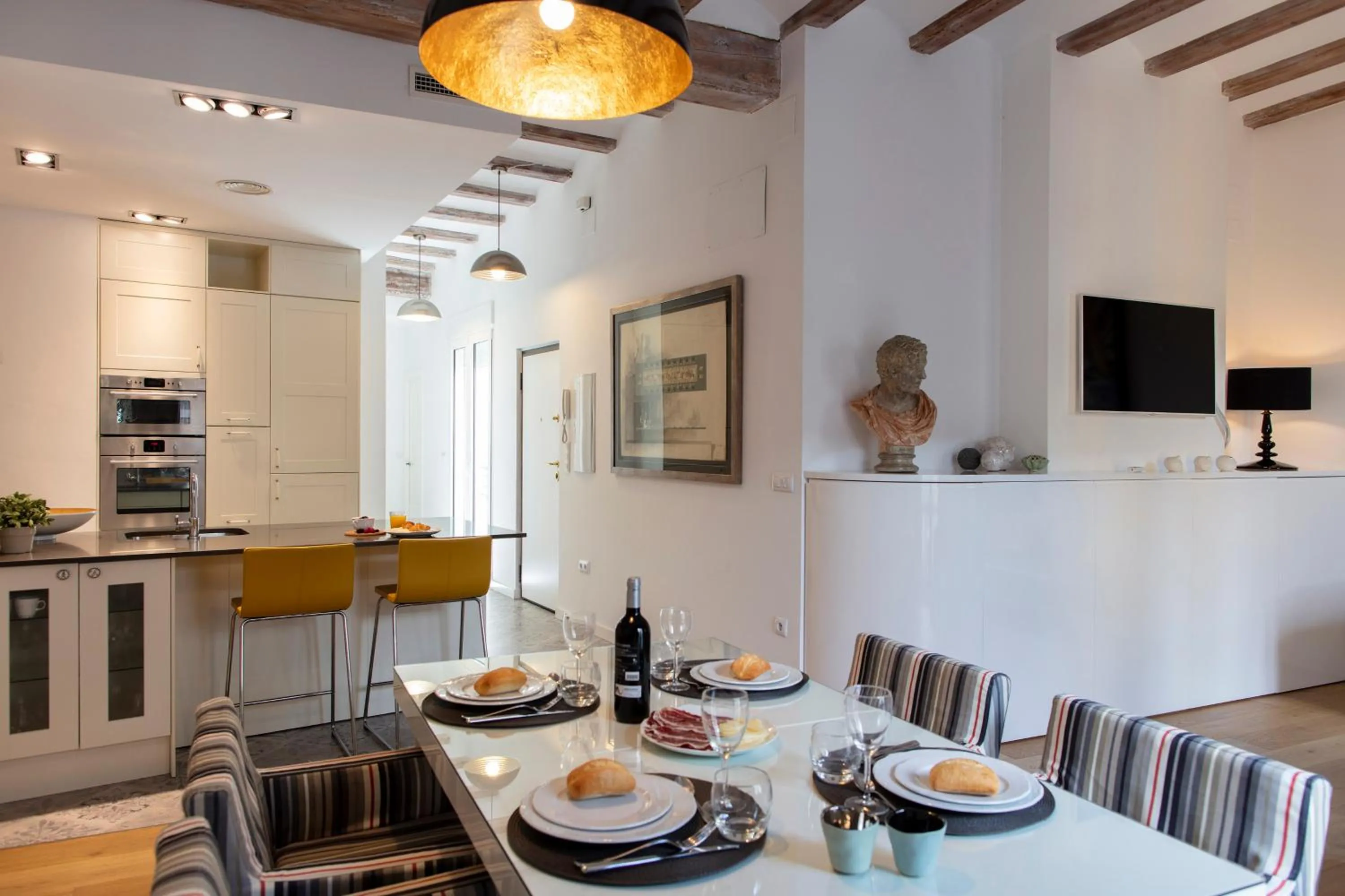 FLORIT FLATS - Serranos Apartment