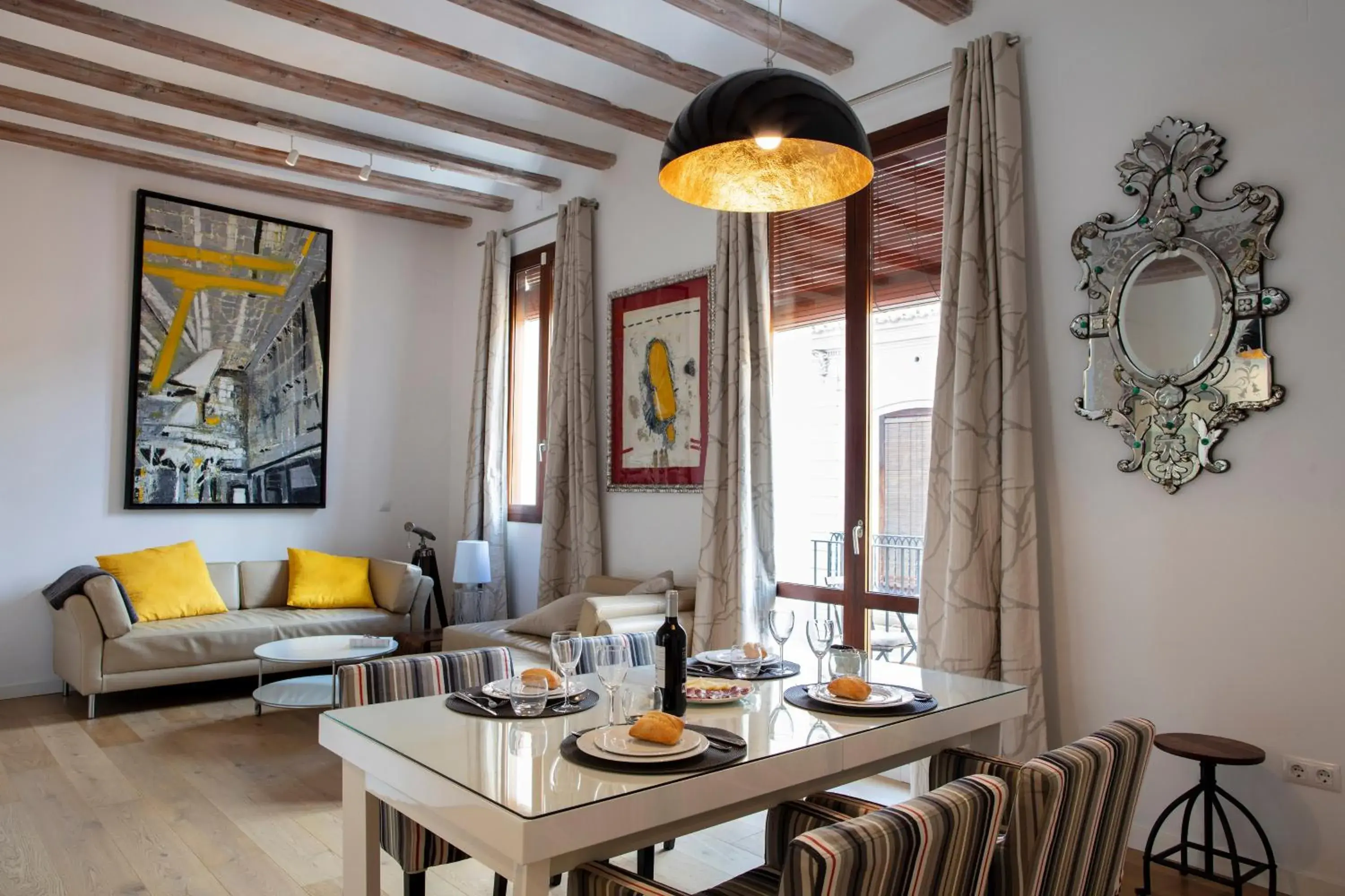 FLORIT FLATS - Serranos Apartment FLORIT FLATS - Serranos Apartment