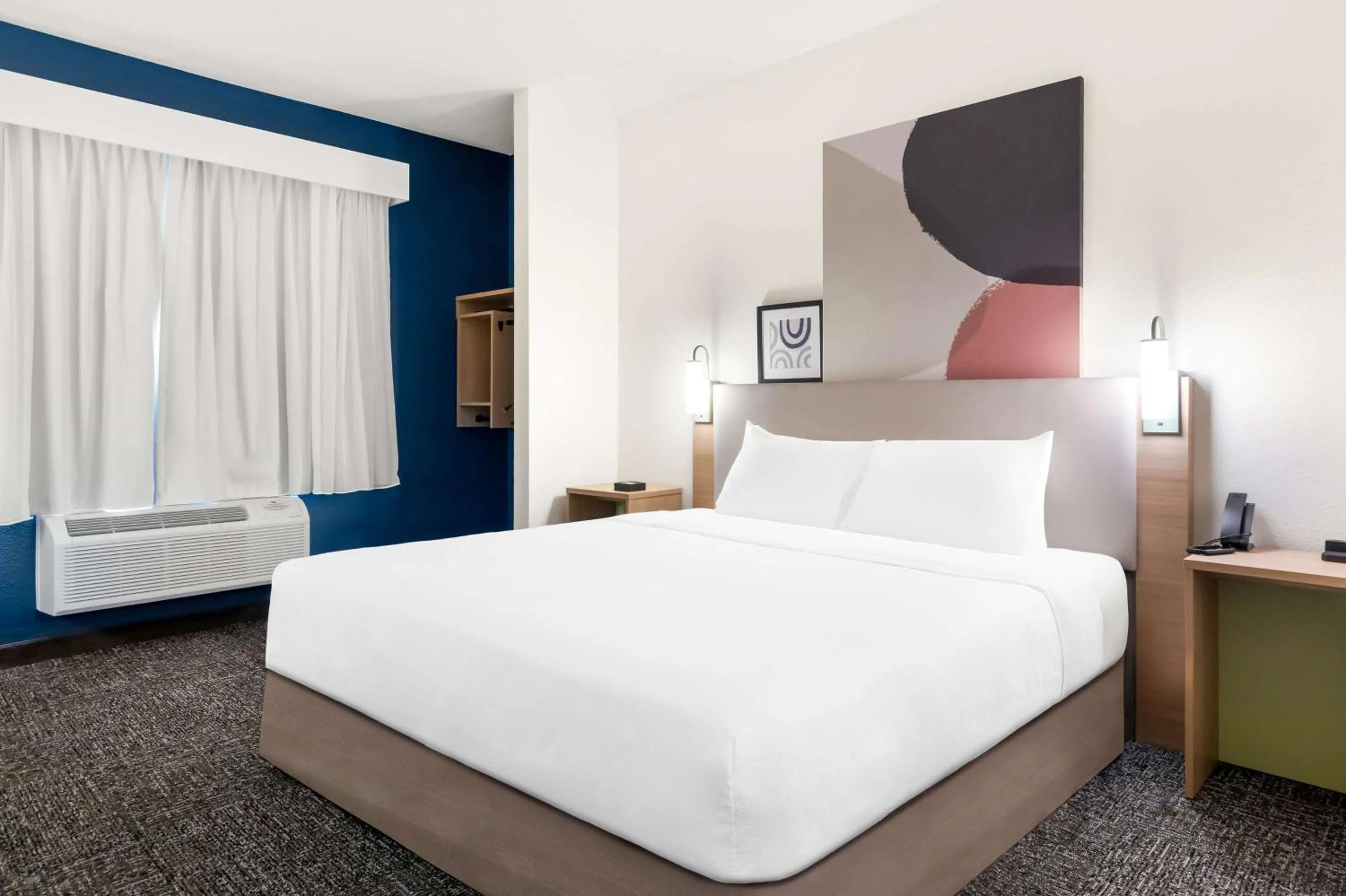 Bed in Spark by Hilton Springfield Southwest