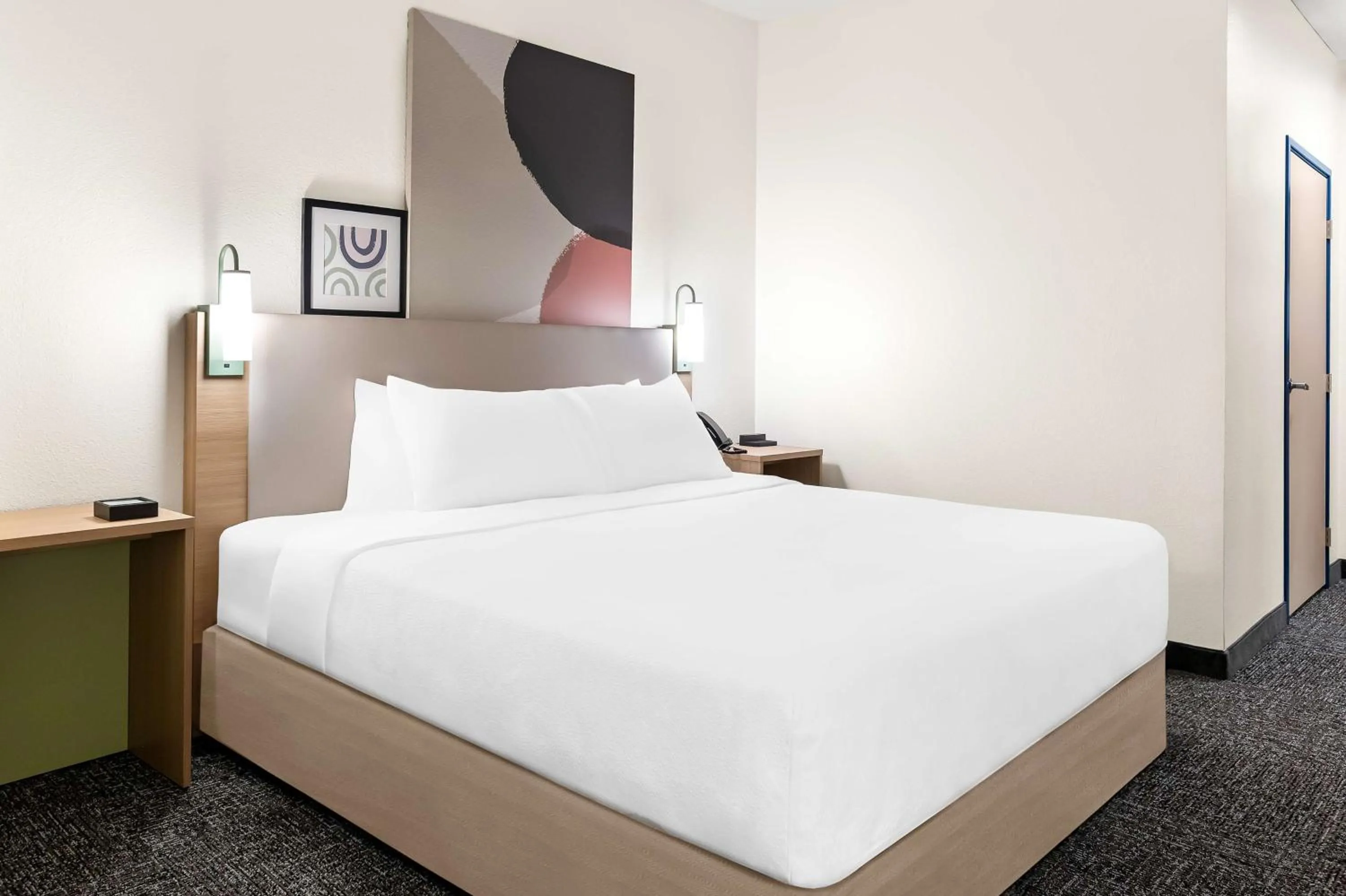 Bed in Spark by Hilton Springfield Southwest