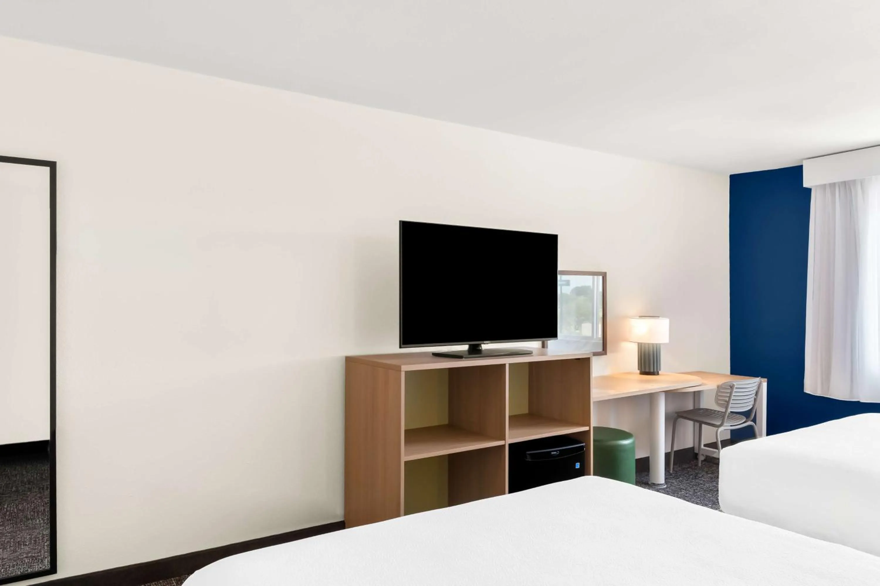 Bedroom, Bed in Spark by Hilton Springfield Southwest