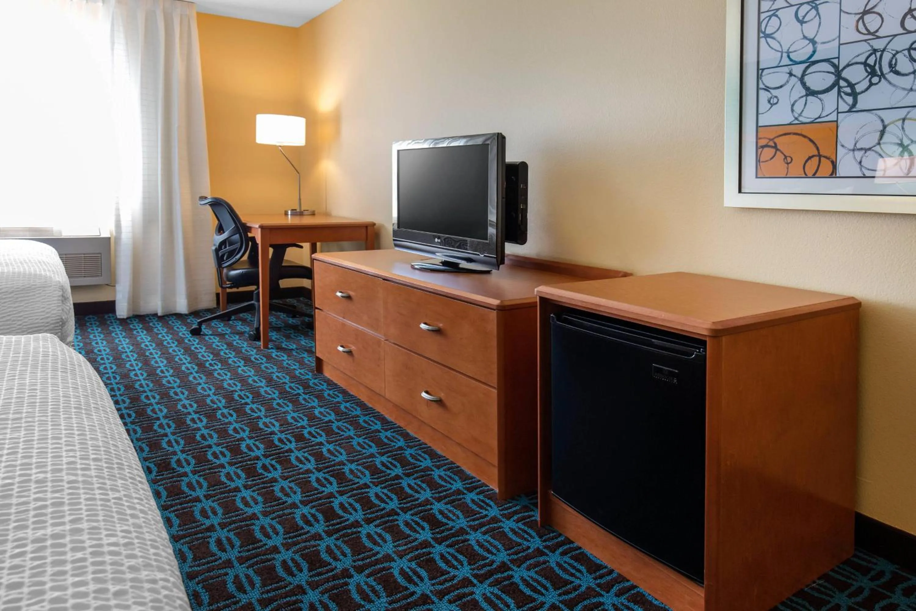 Photo of the whole room, Bed in Fairfield Inn & Suites St. Cloud