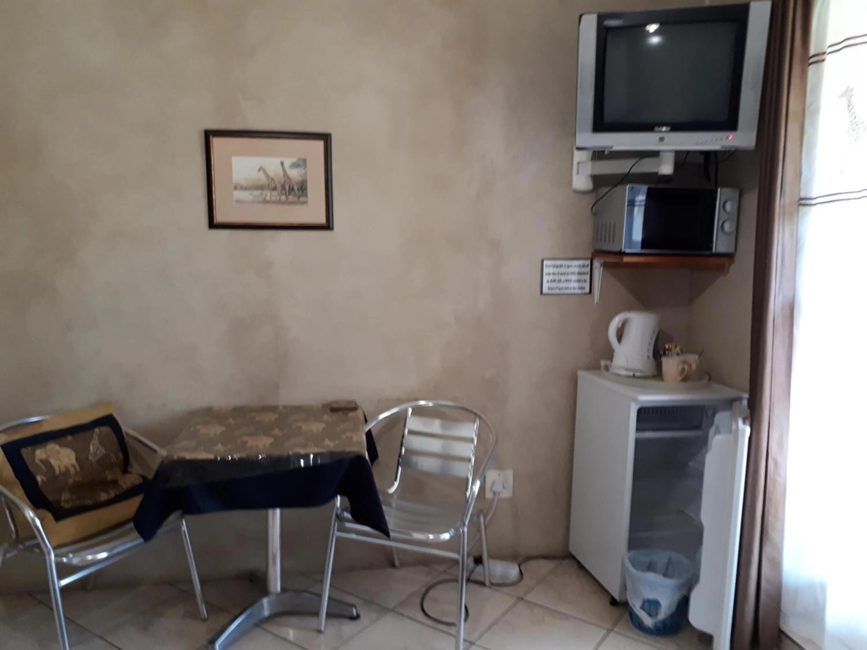Budget Double Room in Vivian's Cottage